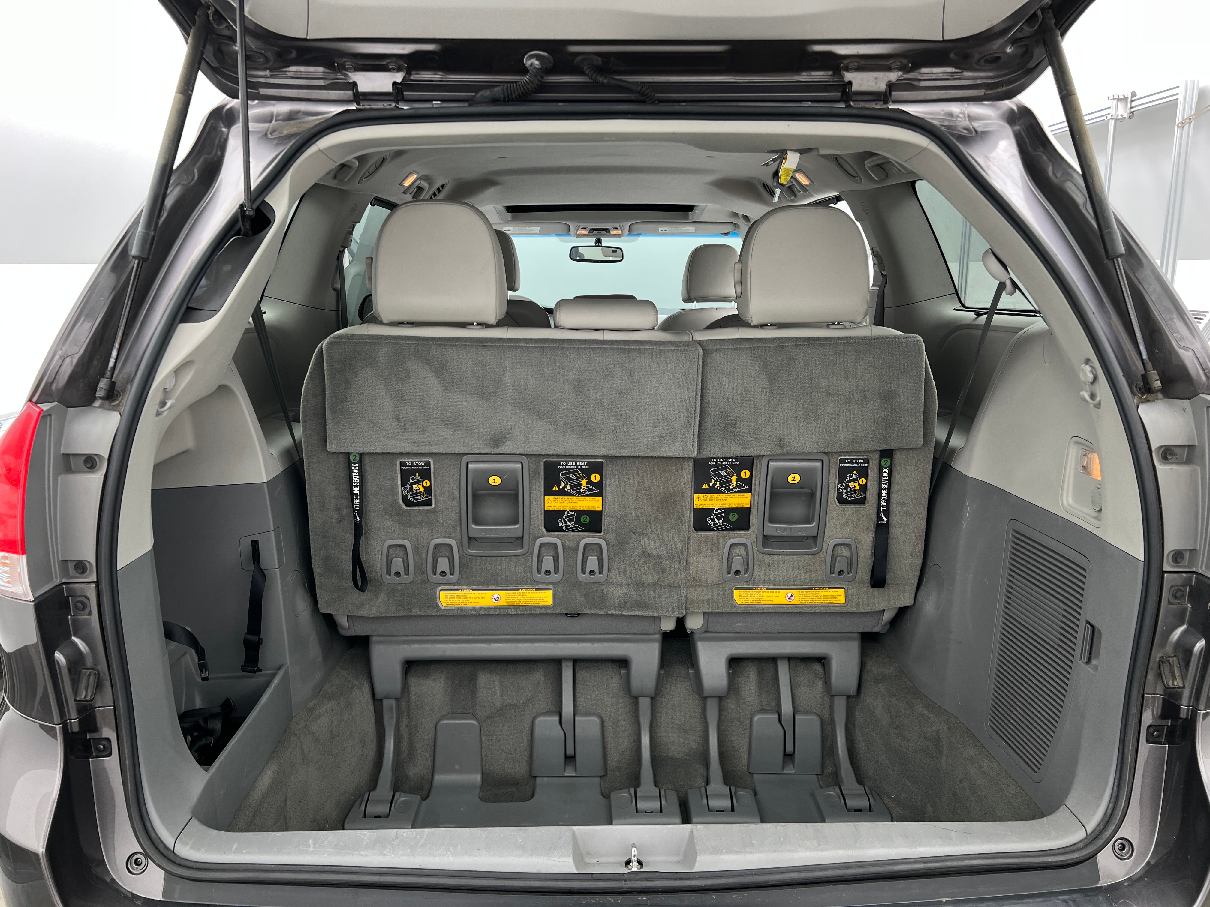 2013 Toyota Sienna XLE 6