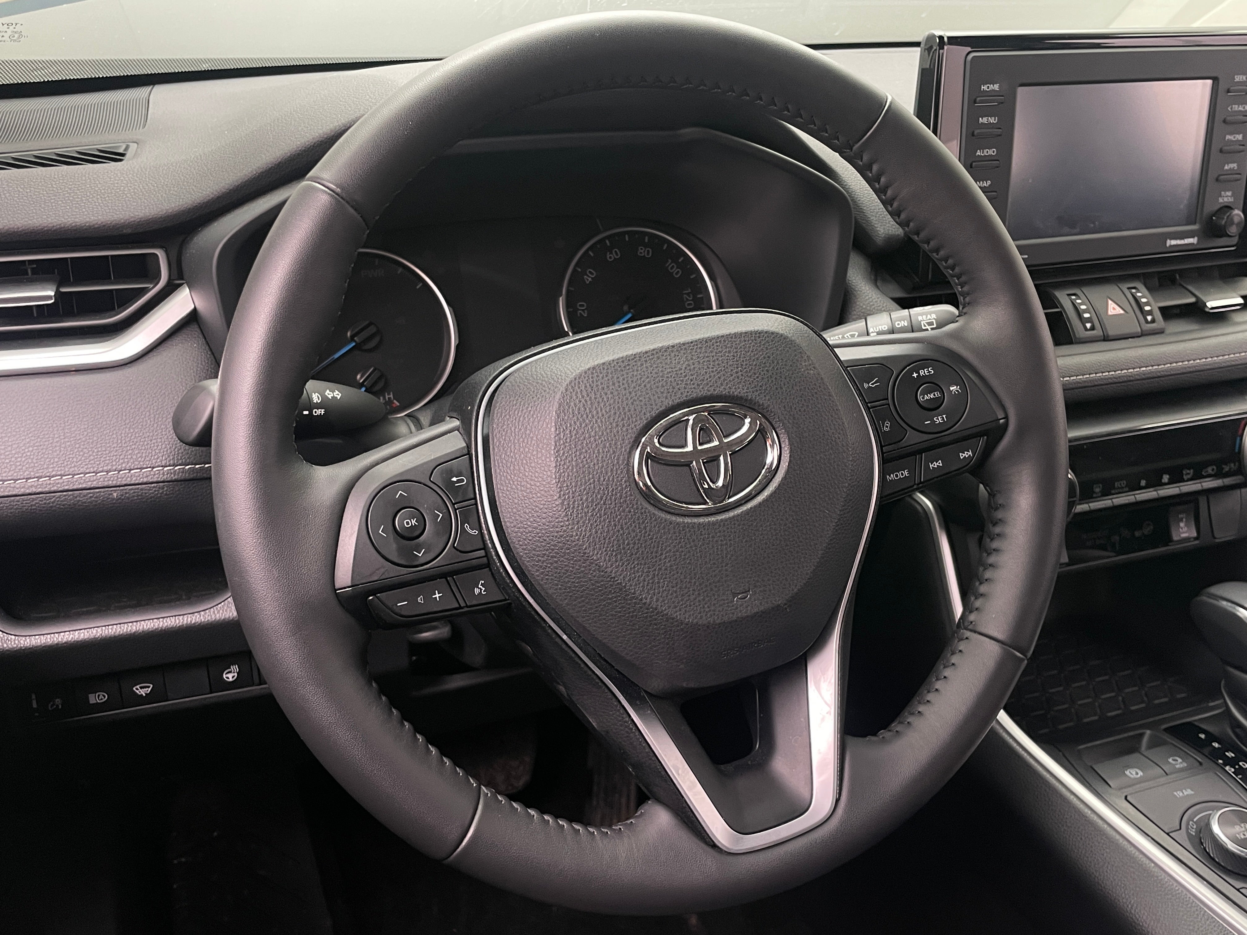 2022 Toyota RAV4 XLE Premium 5