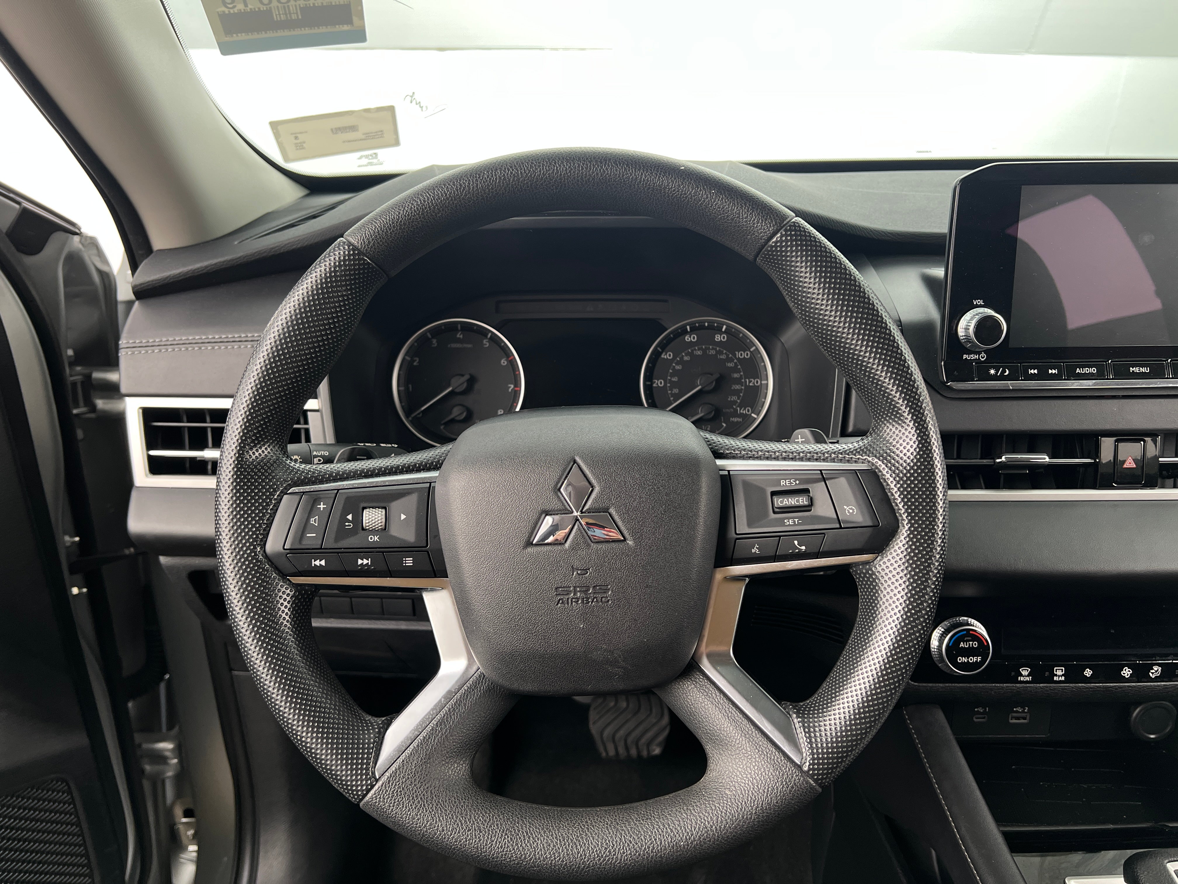 2024 Mitsubishi Outlander ES 5