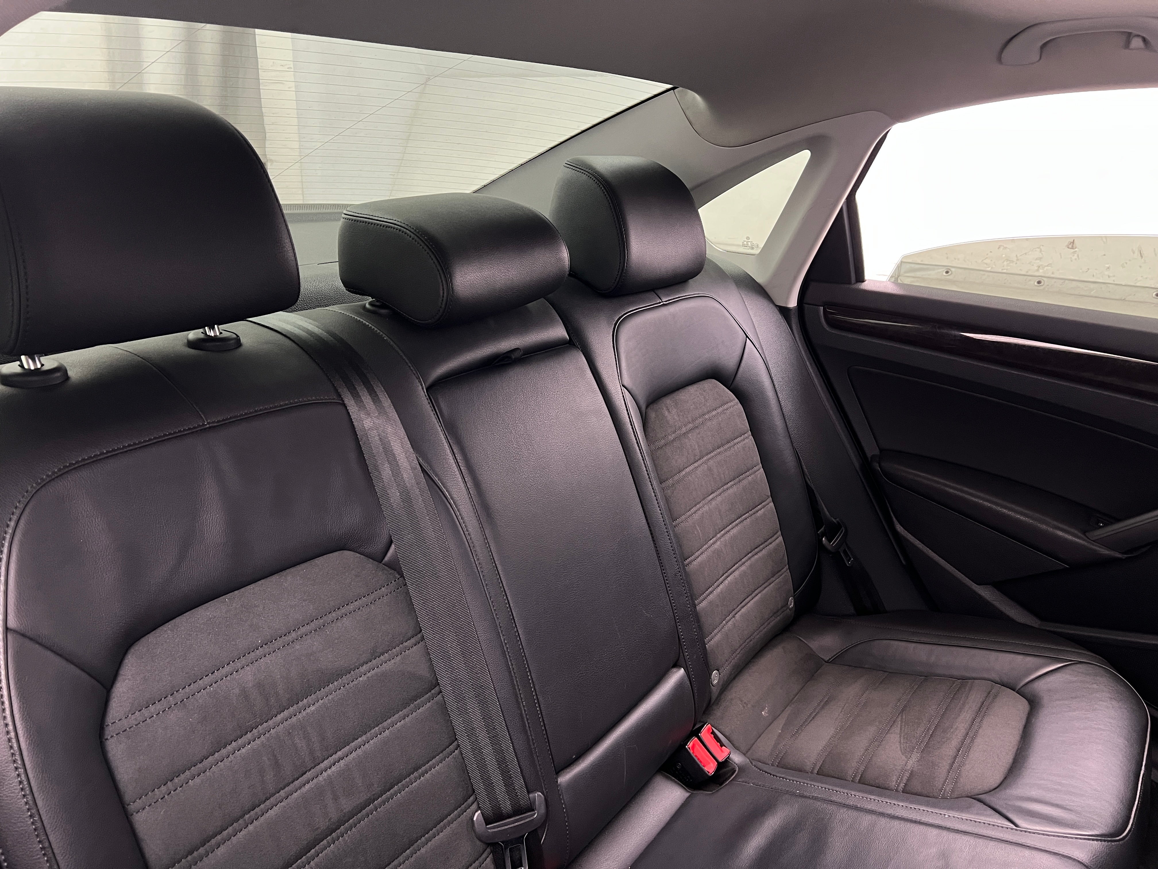 2015 Volkswagen Passat SEL 5