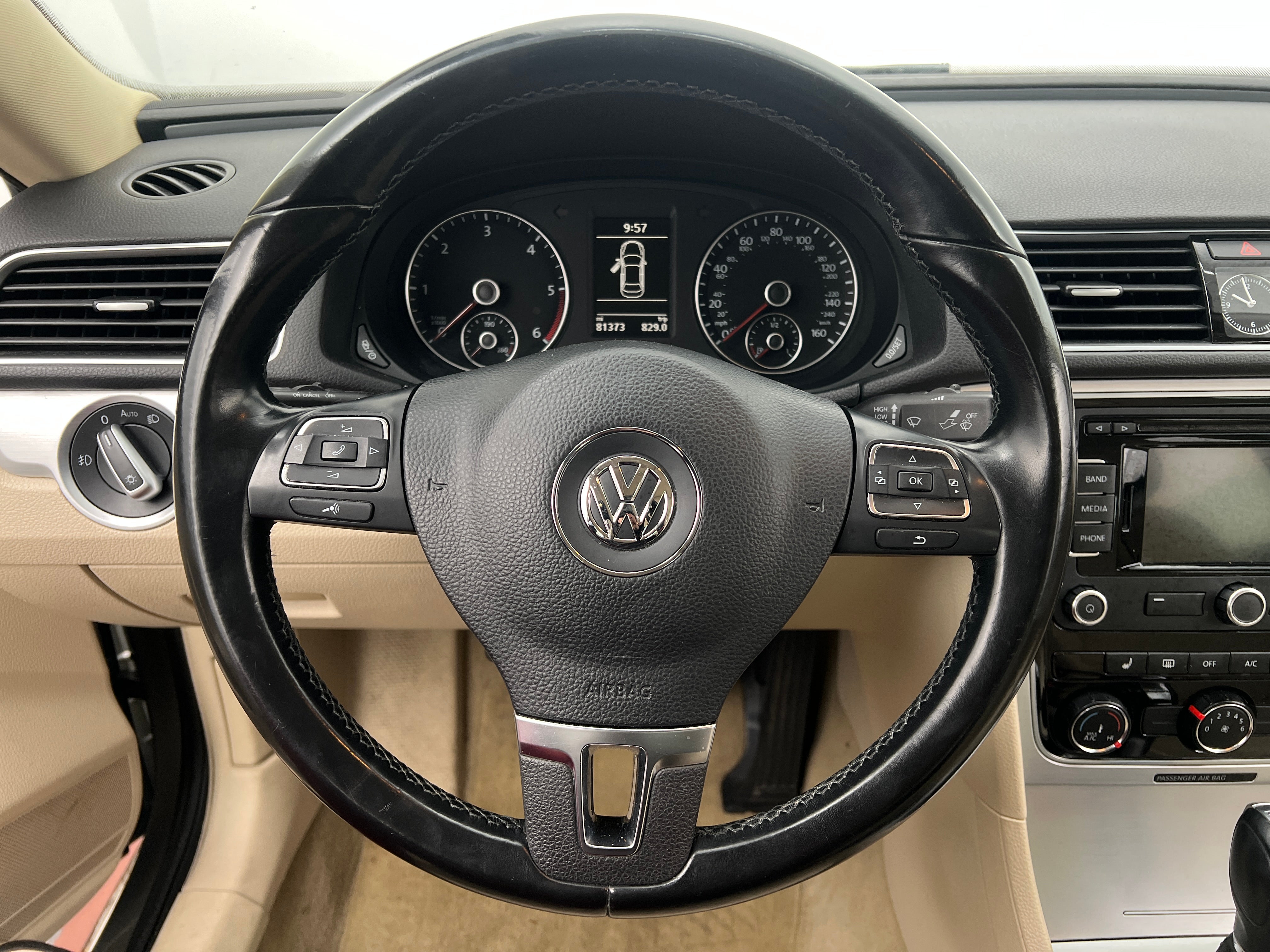 2013 Volkswagen Passat SE 5