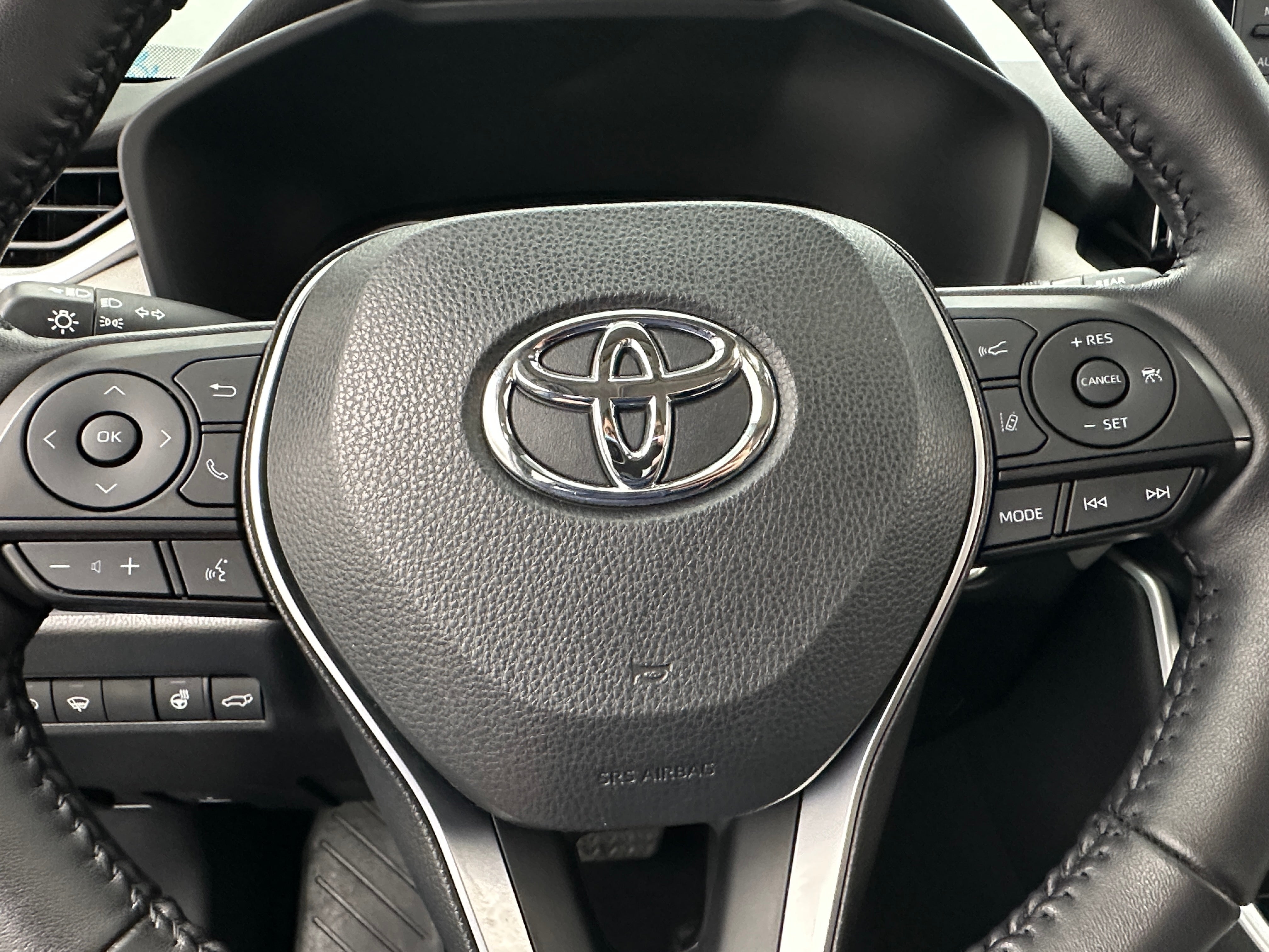 2022 Toyota RAV4 XLE 5