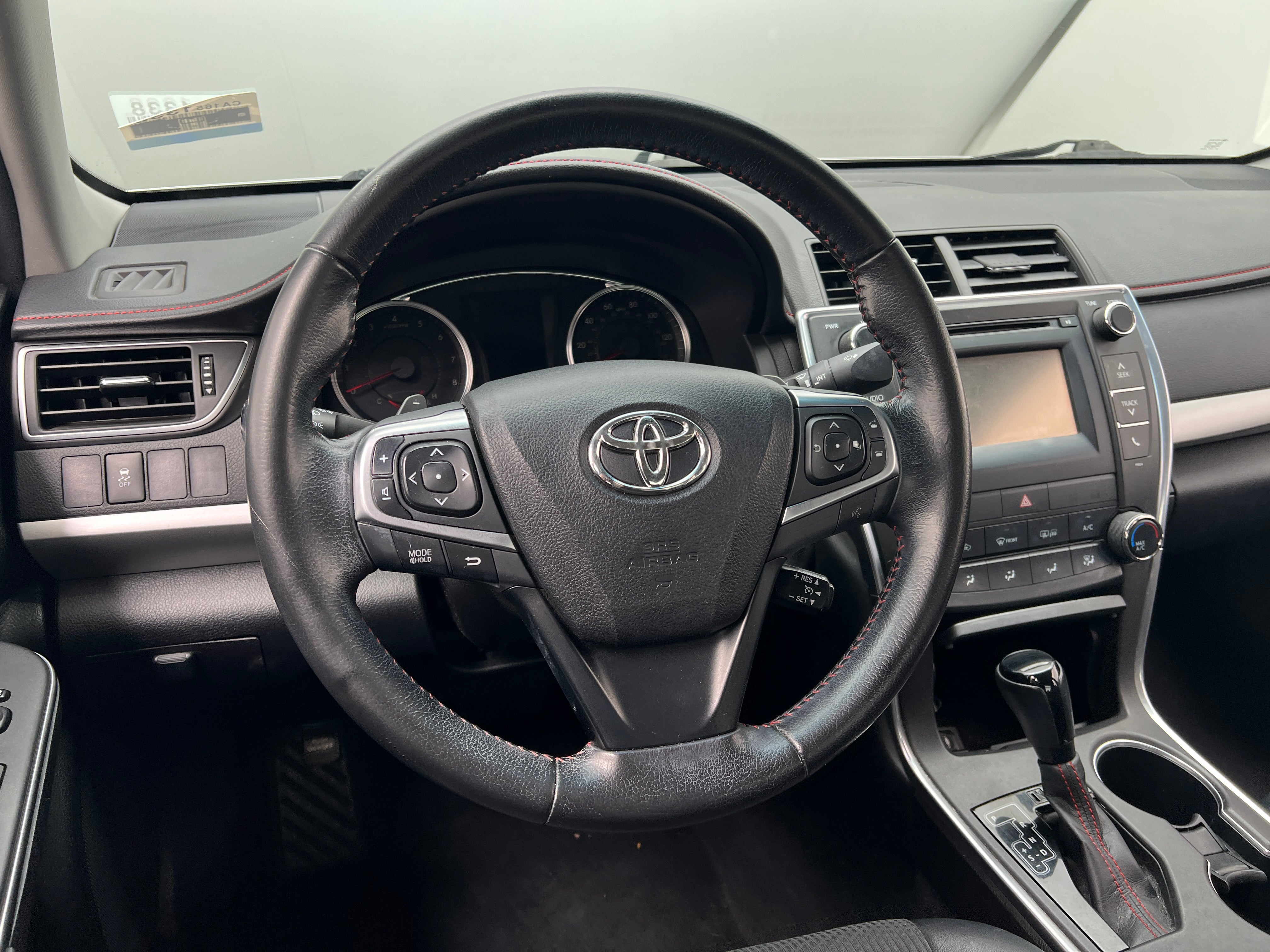 2016 Toyota Camry SE 4