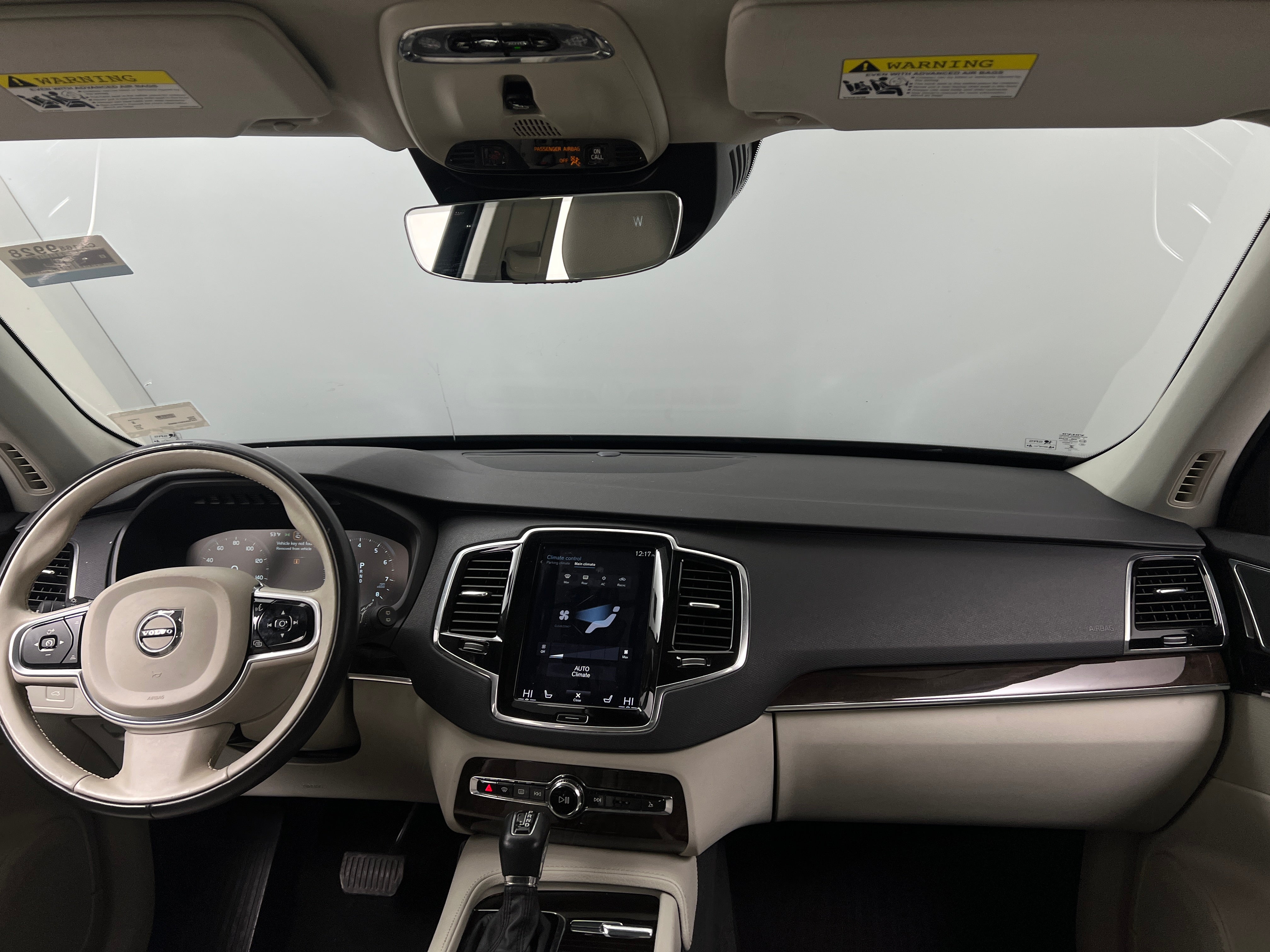 2017 Volvo XC90 T5 Momentum 2