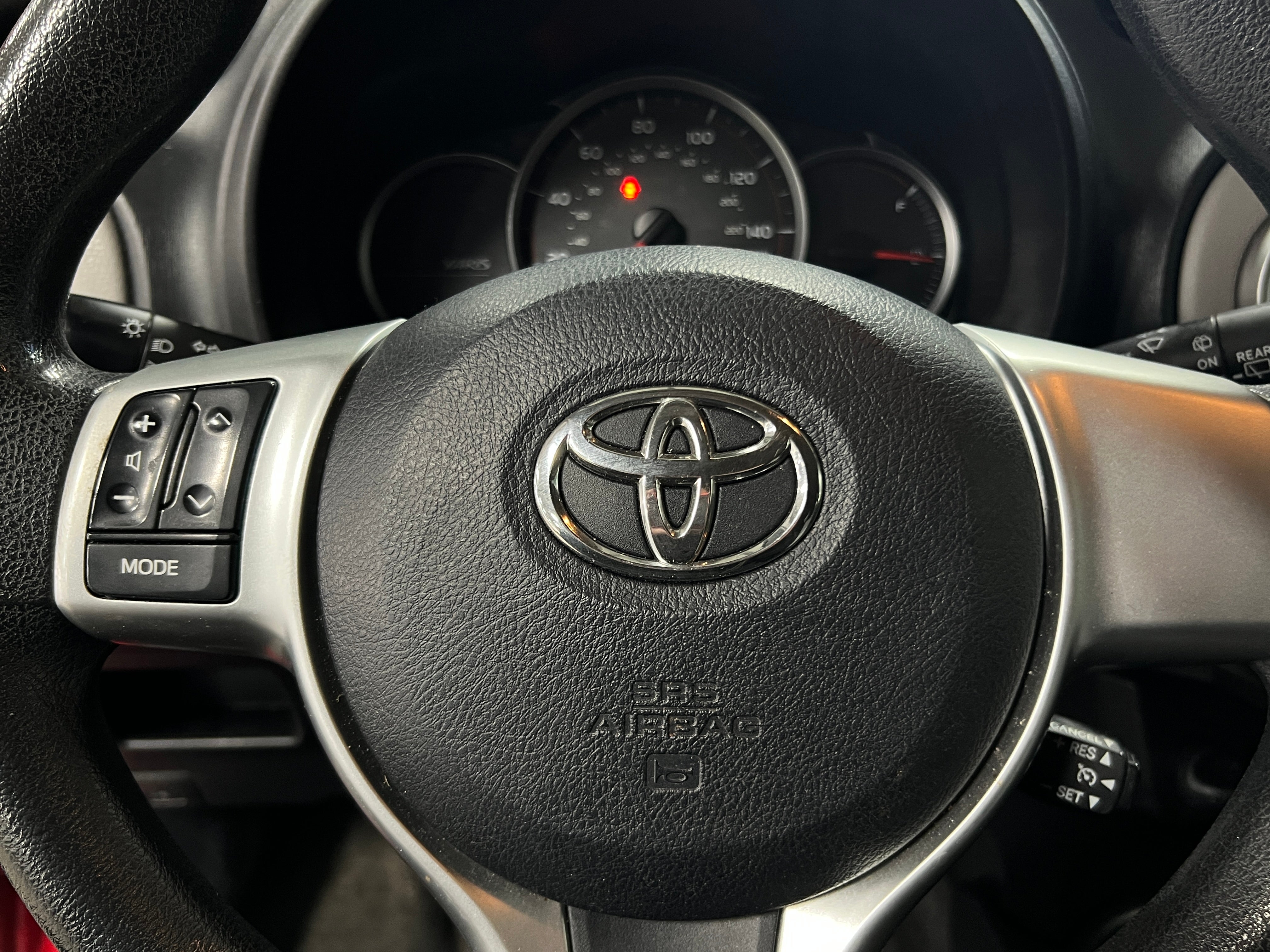 2013 Toyota Yaris LE 5