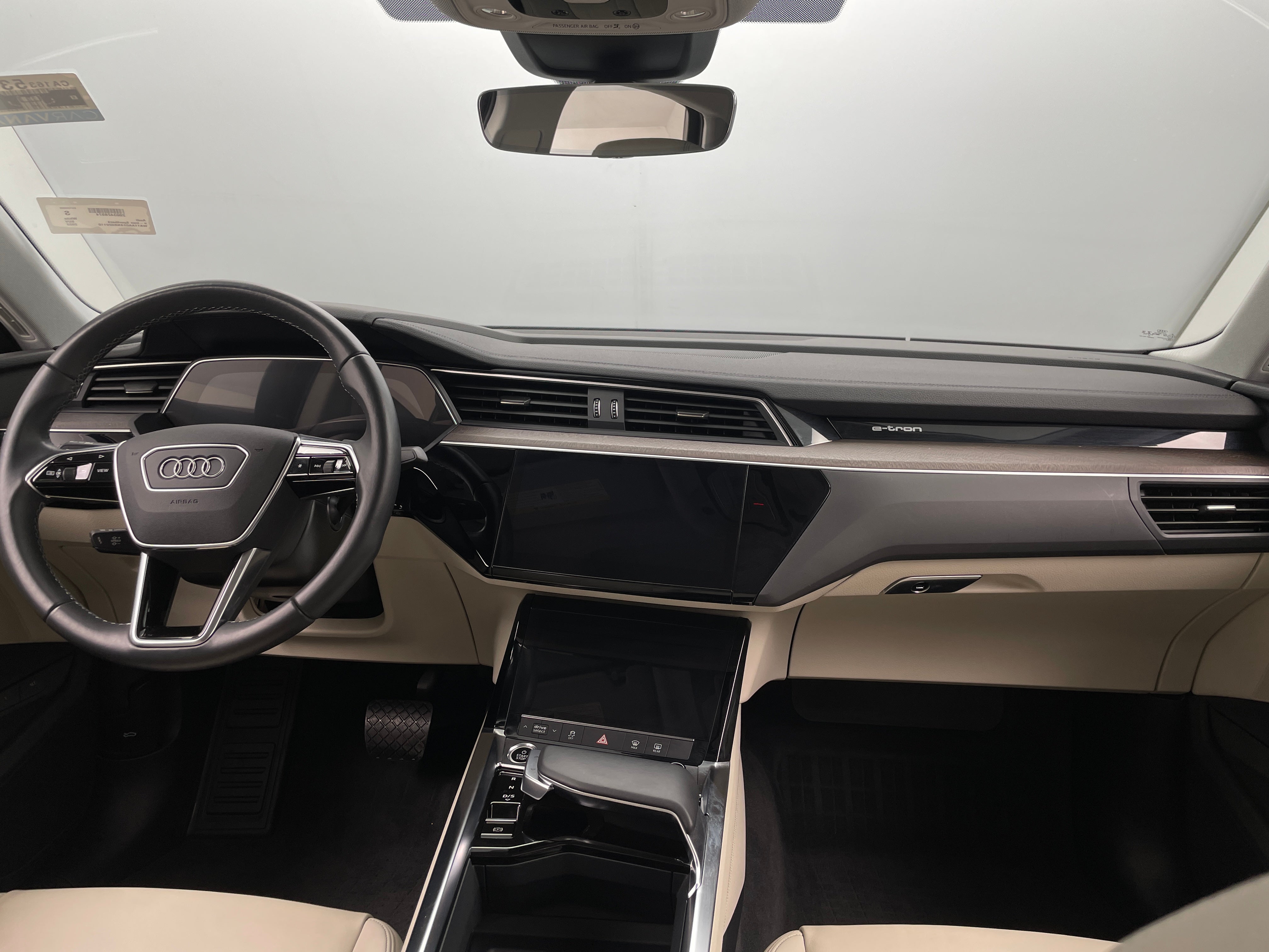 2022 Audi e-tron S Premium 3