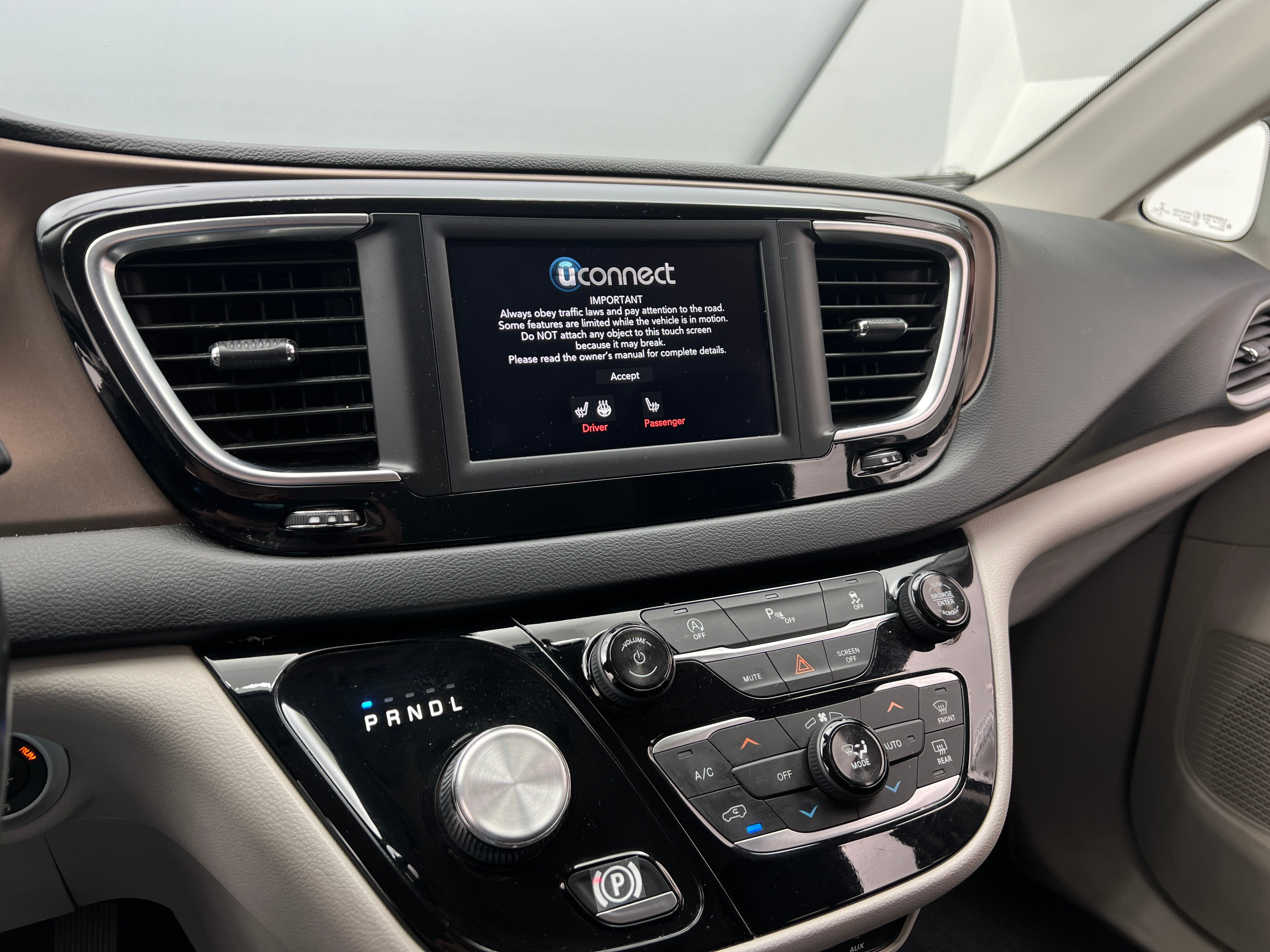 2019 Chrysler Pacifica Touring L 3