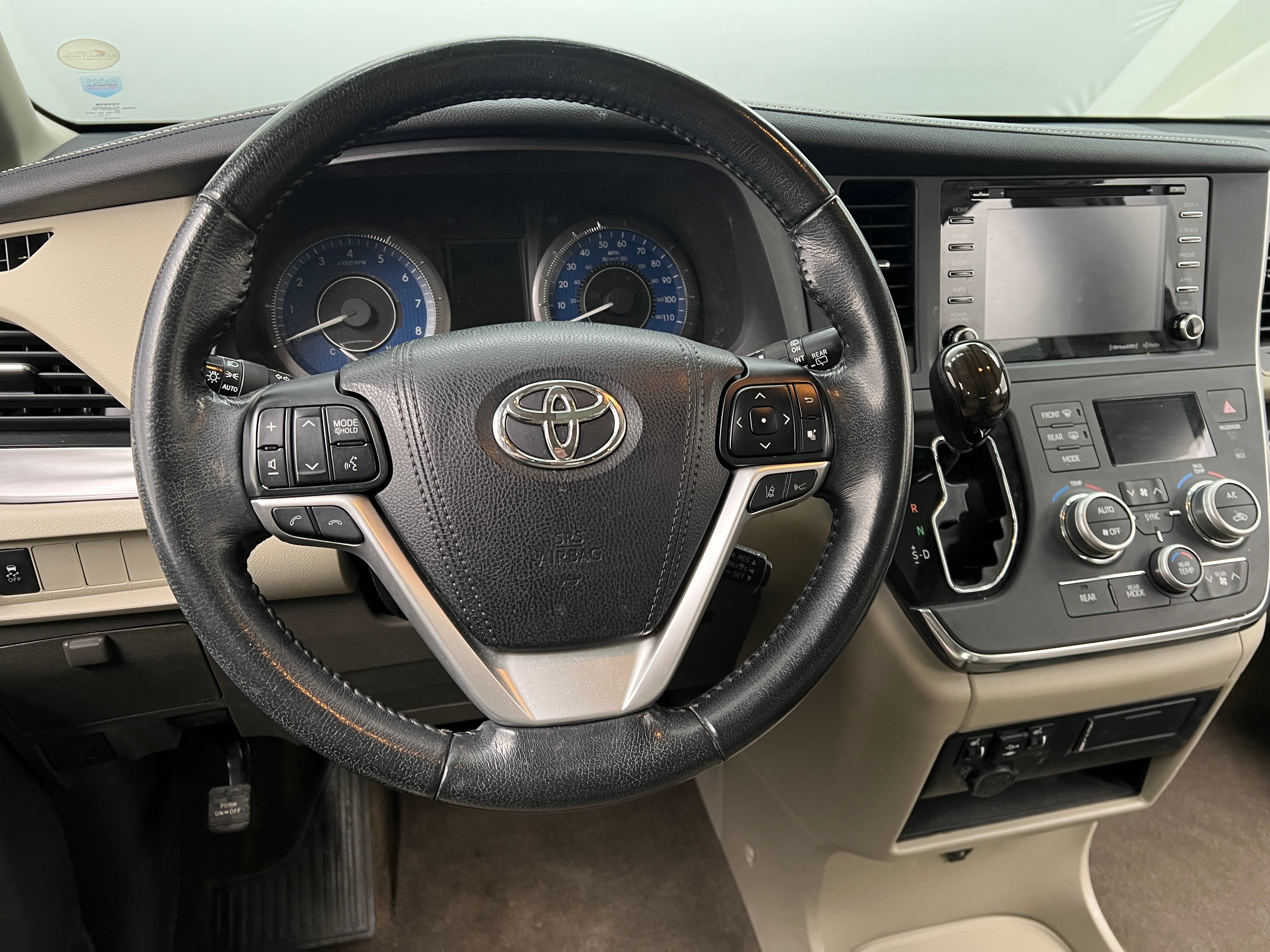 2018 Toyota Sienna XLE 4