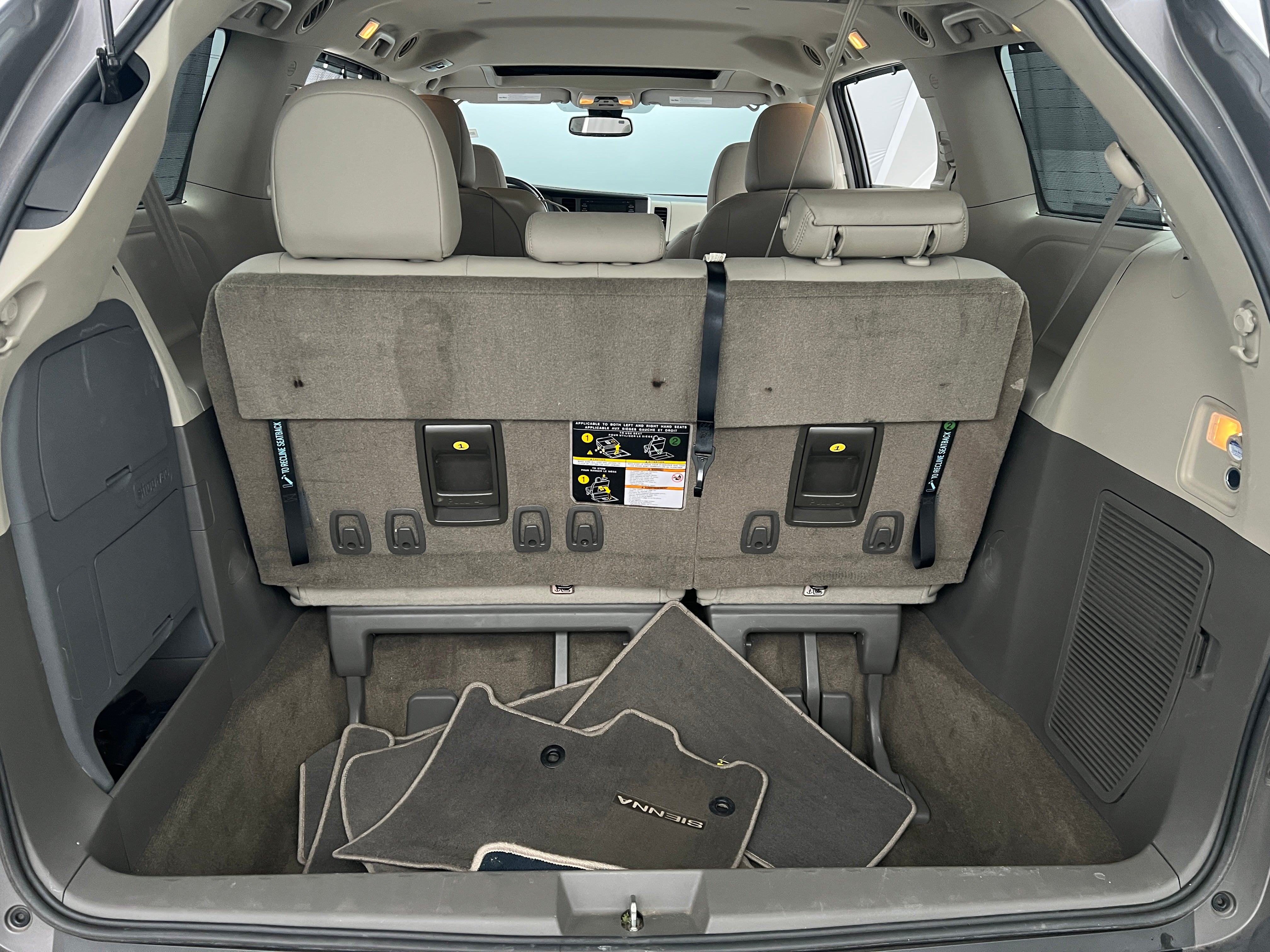 2018 Toyota Sienna XLE 6