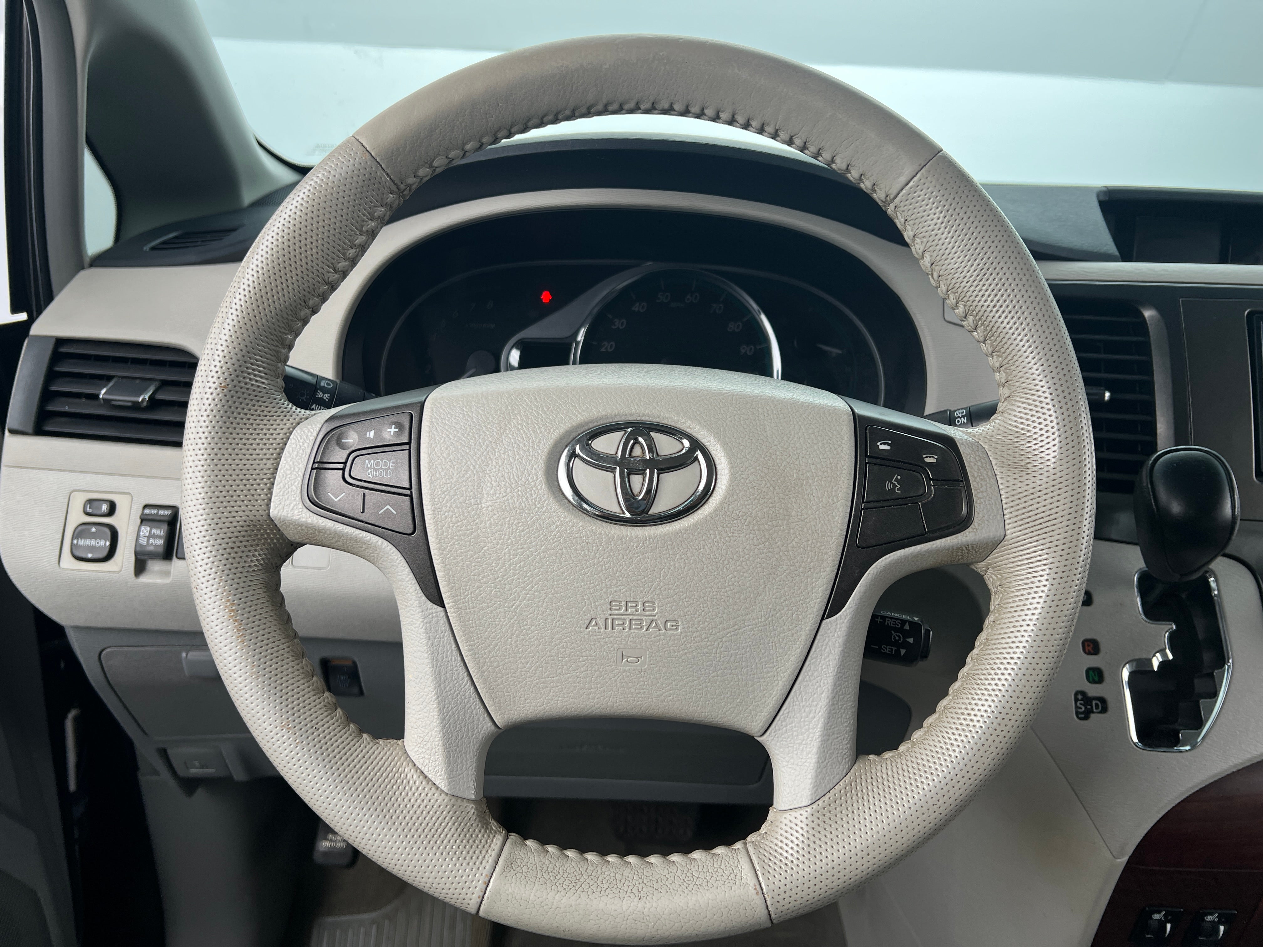 2013 Toyota Sienna XLE 4