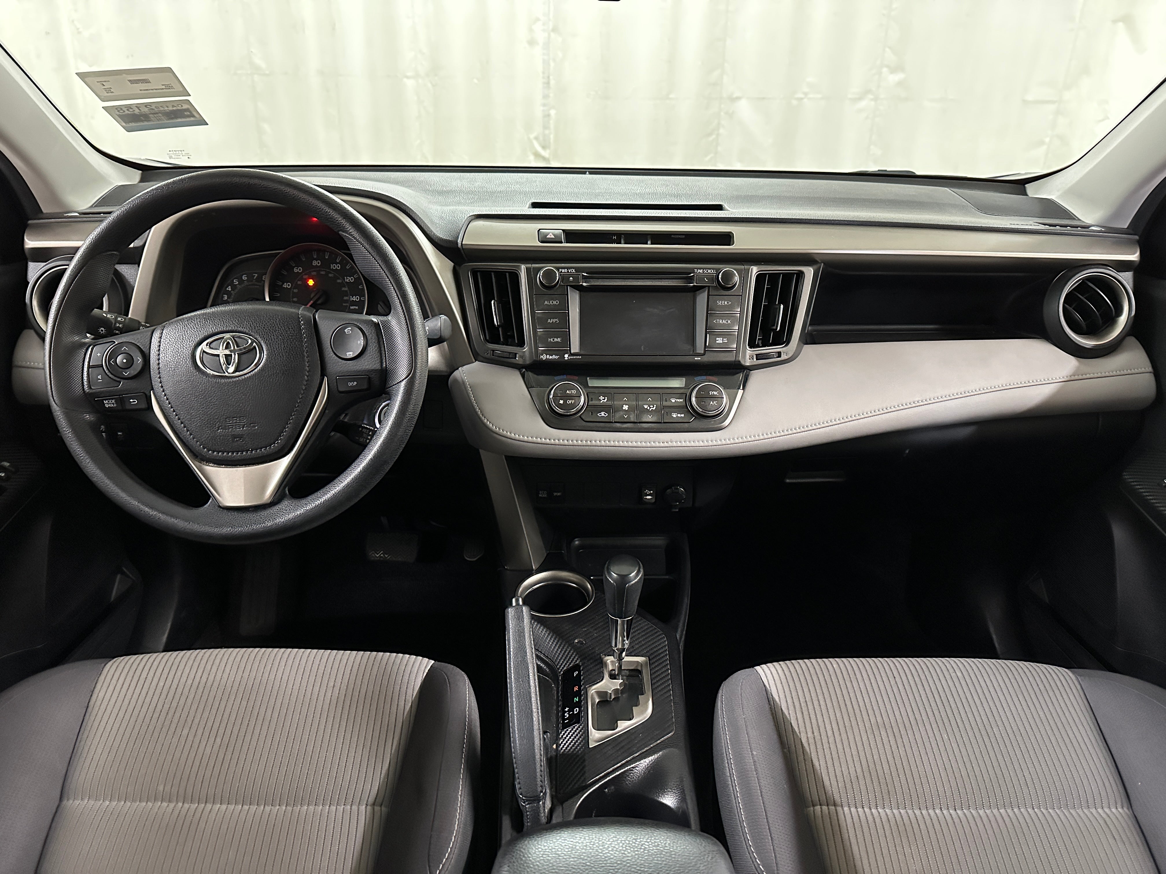 2015 Toyota RAV4 XLE 3