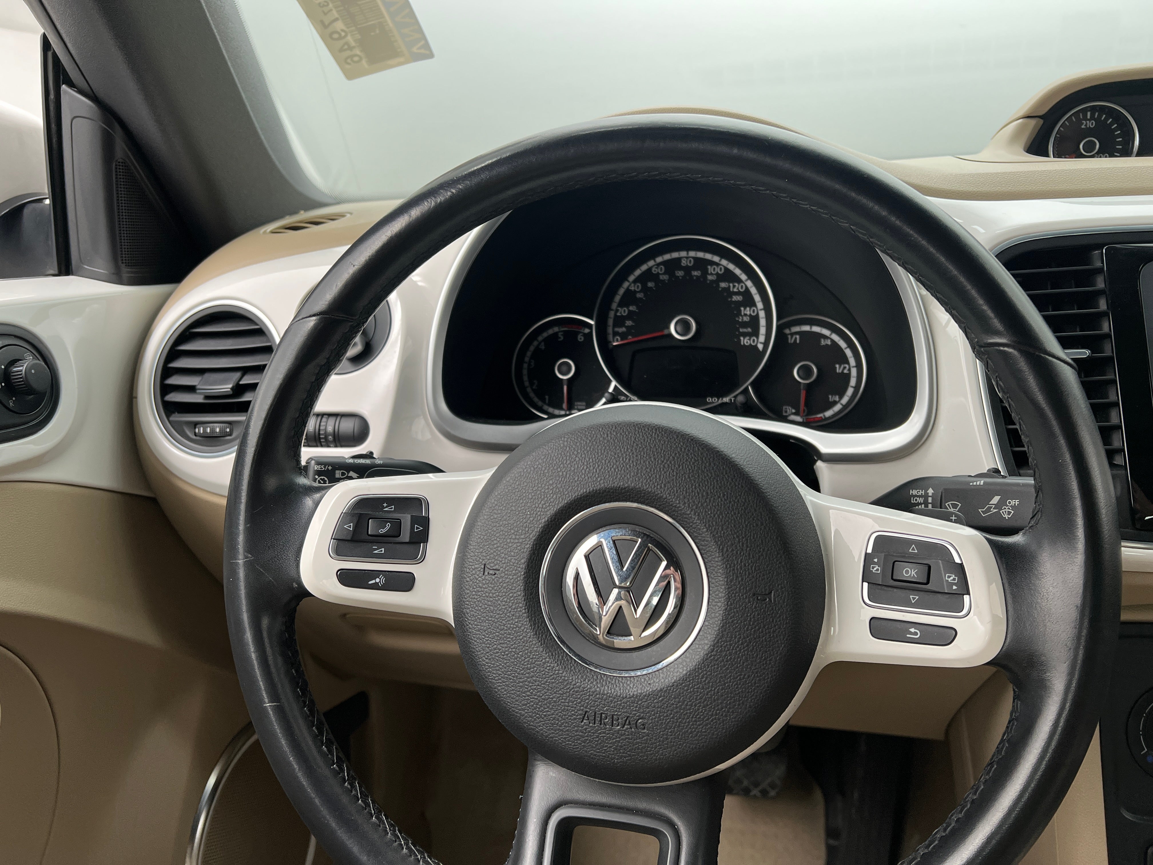 2013 Volkswagen Beetle  5