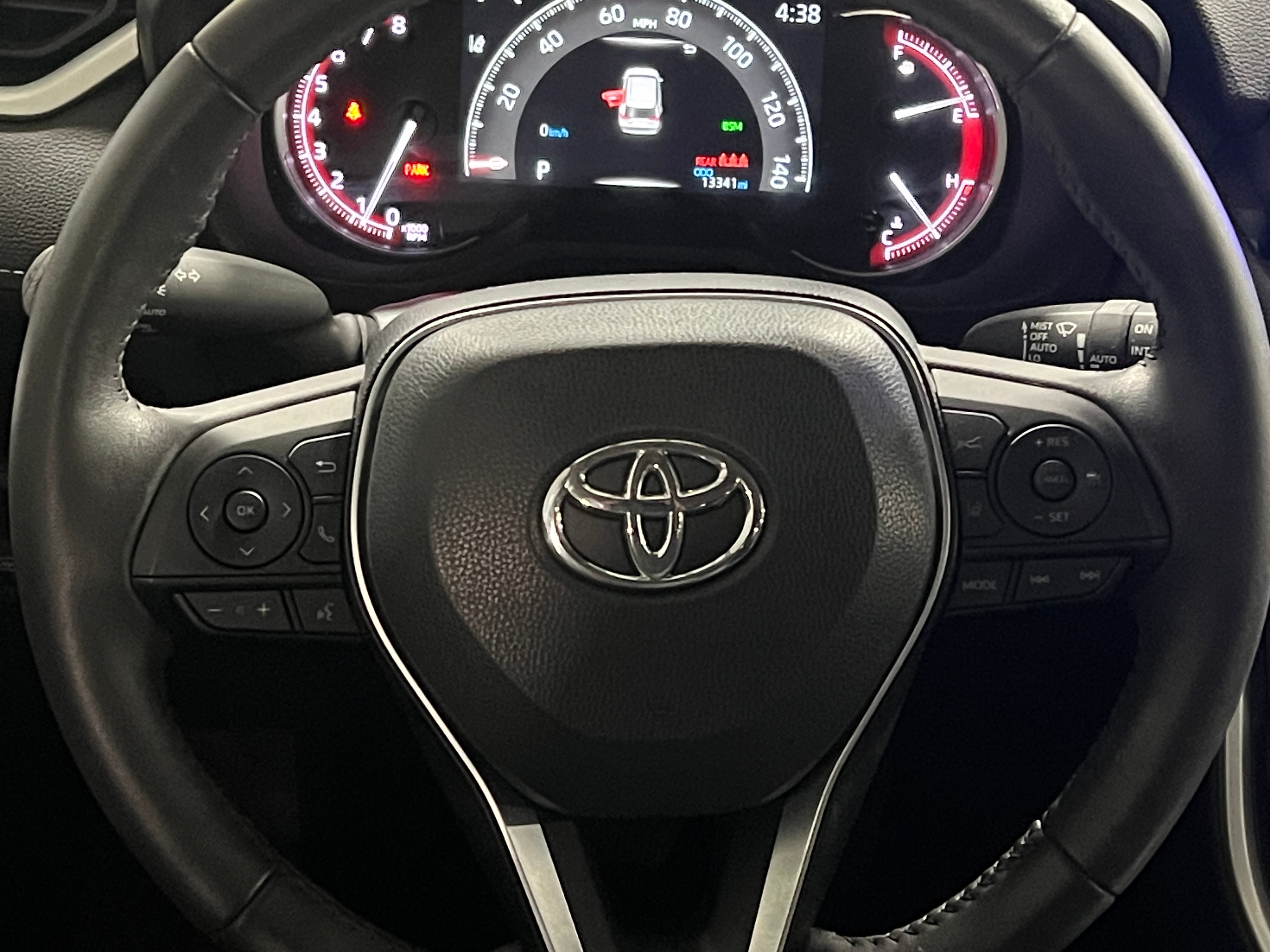 2023 Toyota RAV4 XLE 5