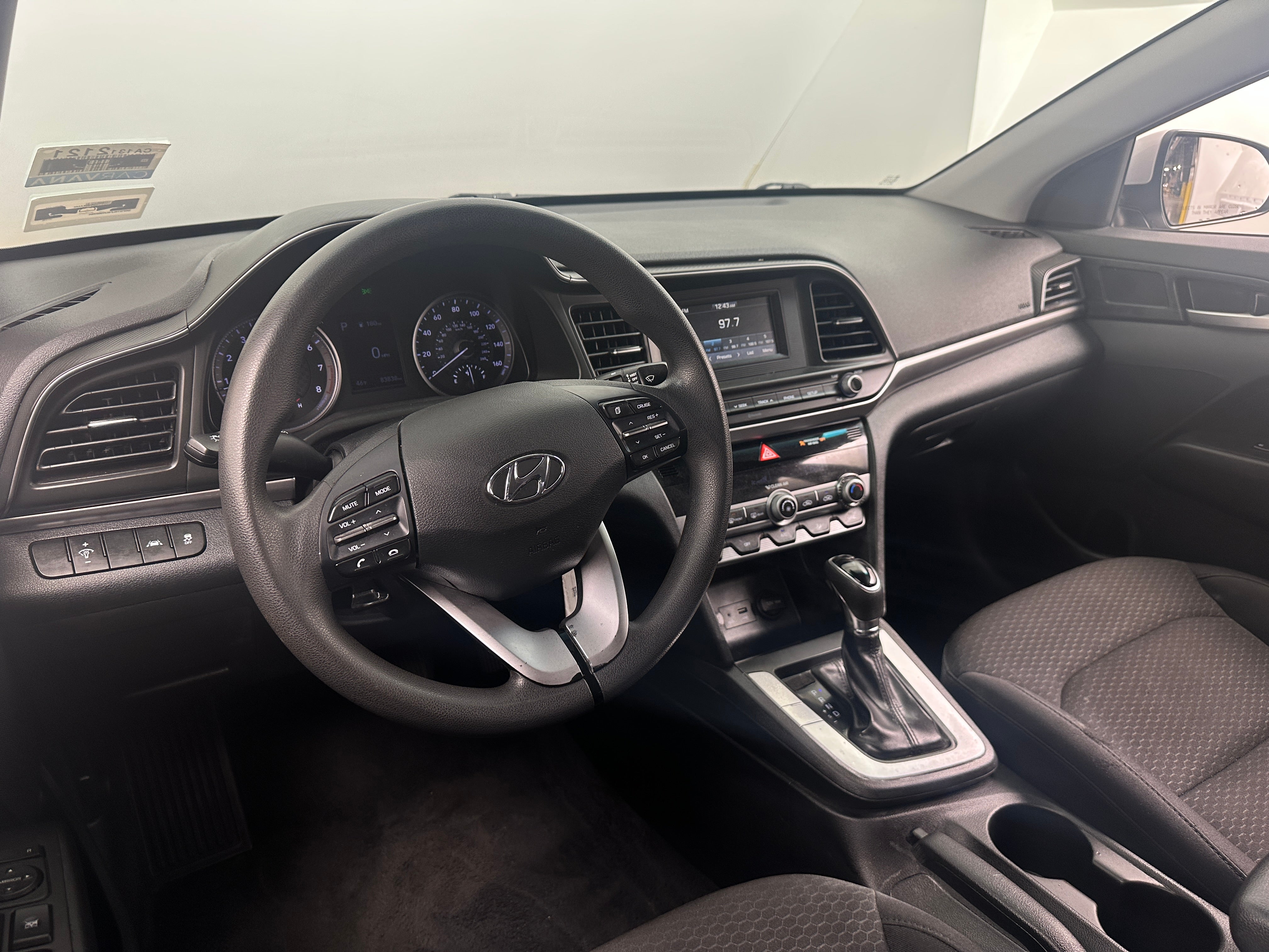 2020 Hyundai Elantra SE 3