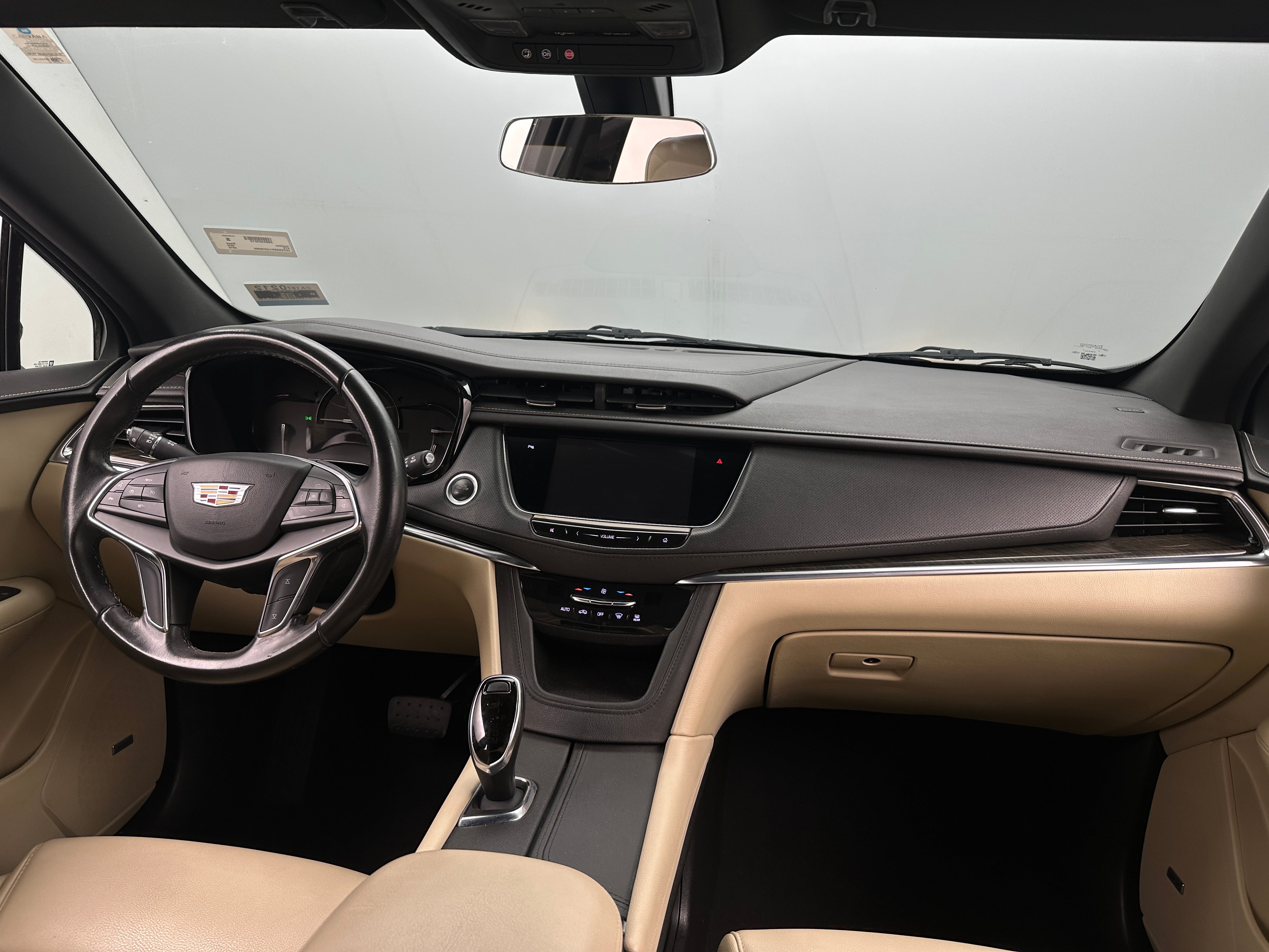 2018 Cadillac XT5 Base 2