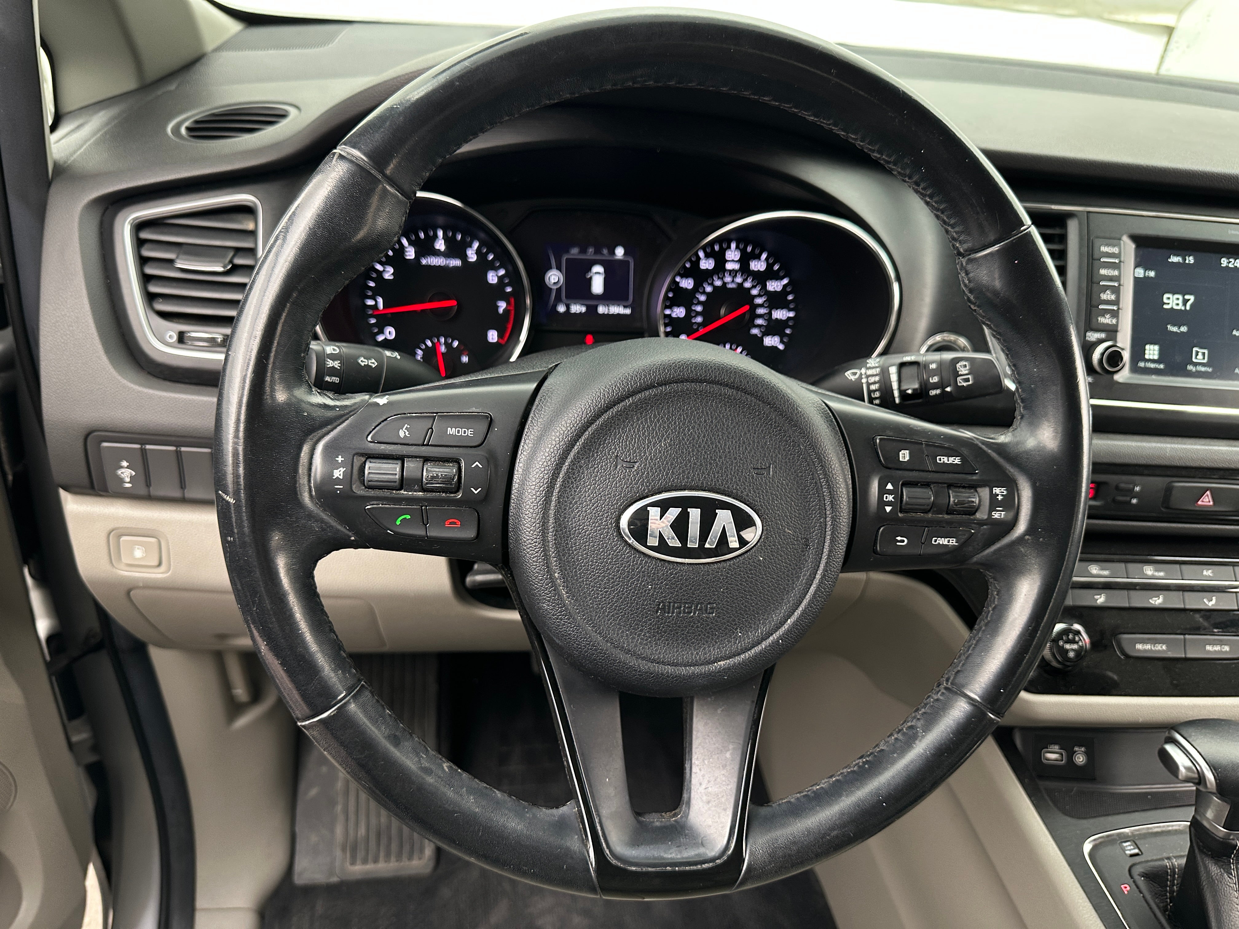 2017 Kia Sedona LX 4