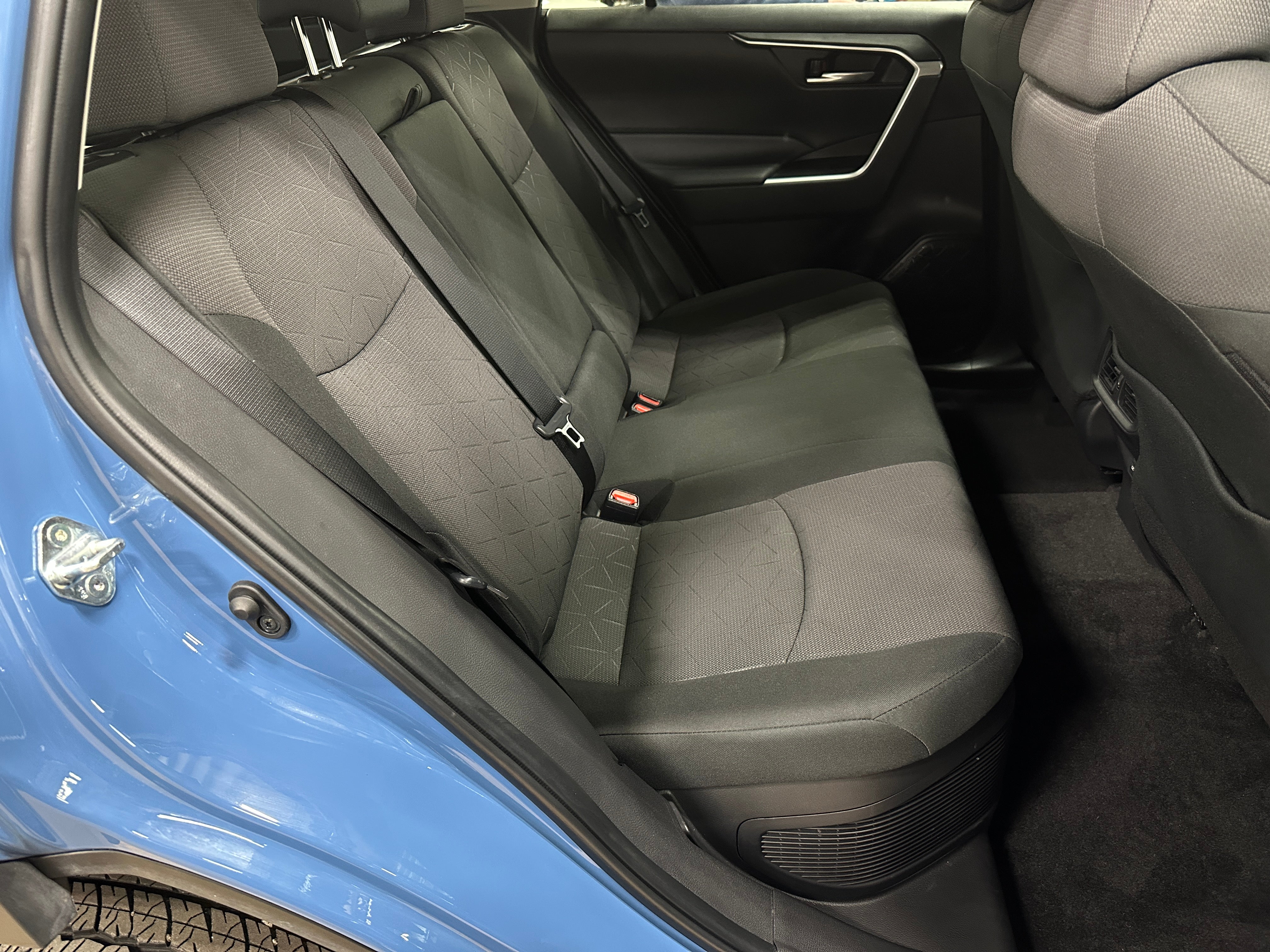 2023 Toyota RAV4 XLE 6