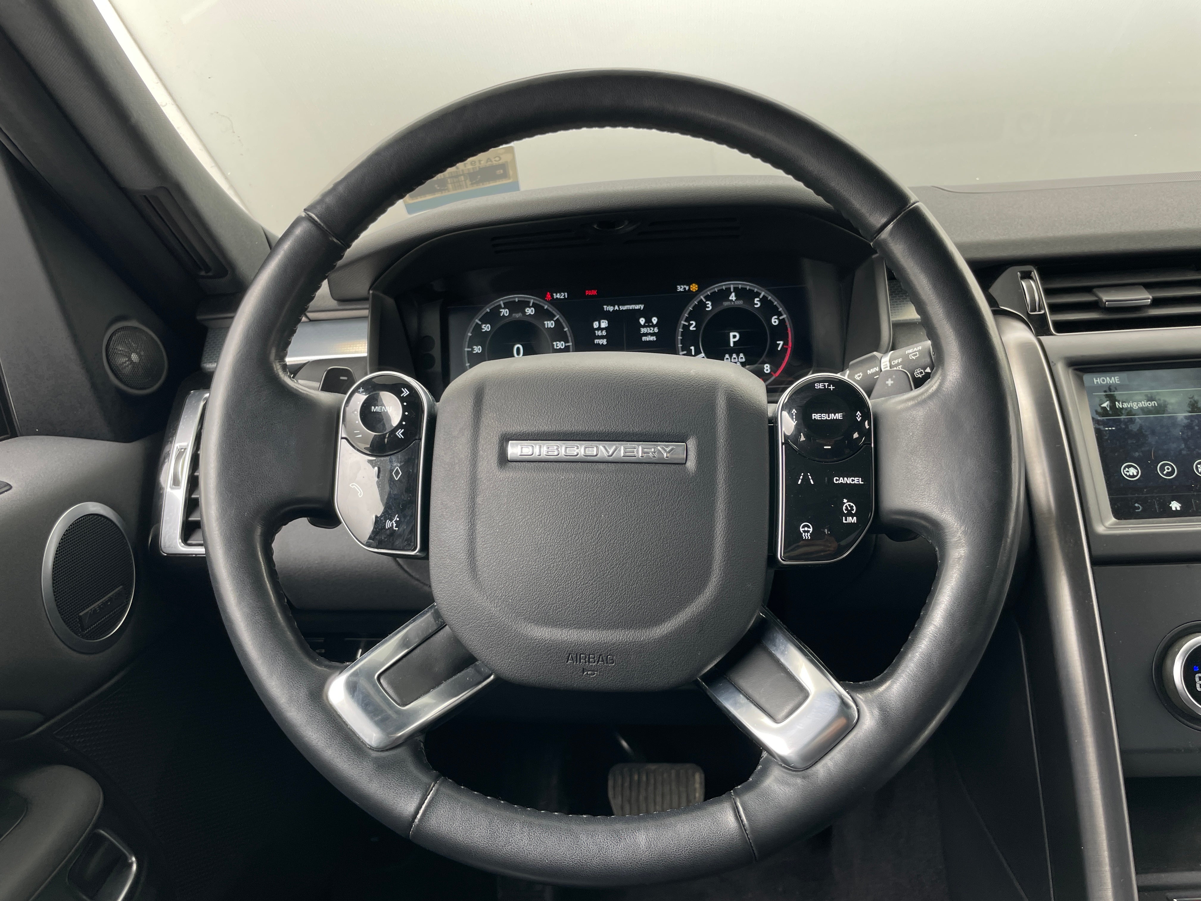 2020 Land Rover Discovery Landmark Edition 5