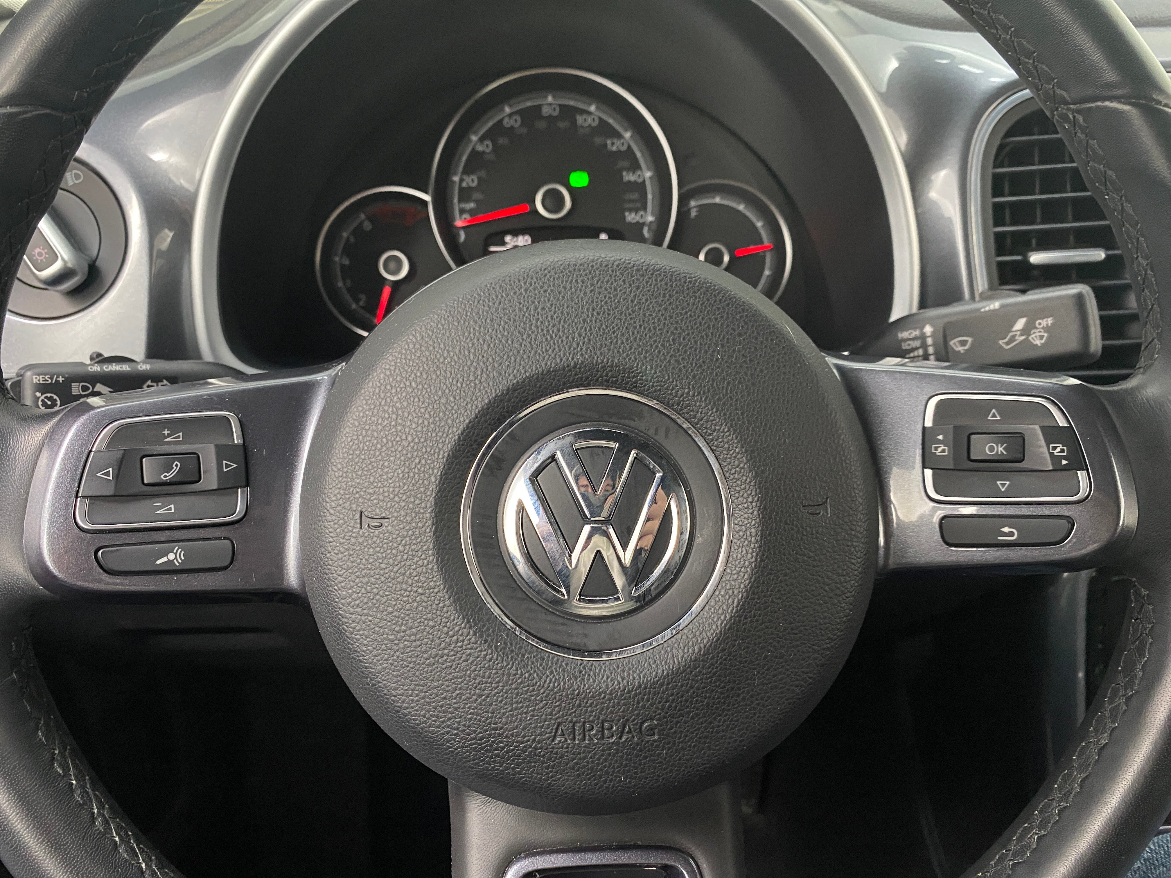 2017 Volkswagen Beetle SE 5