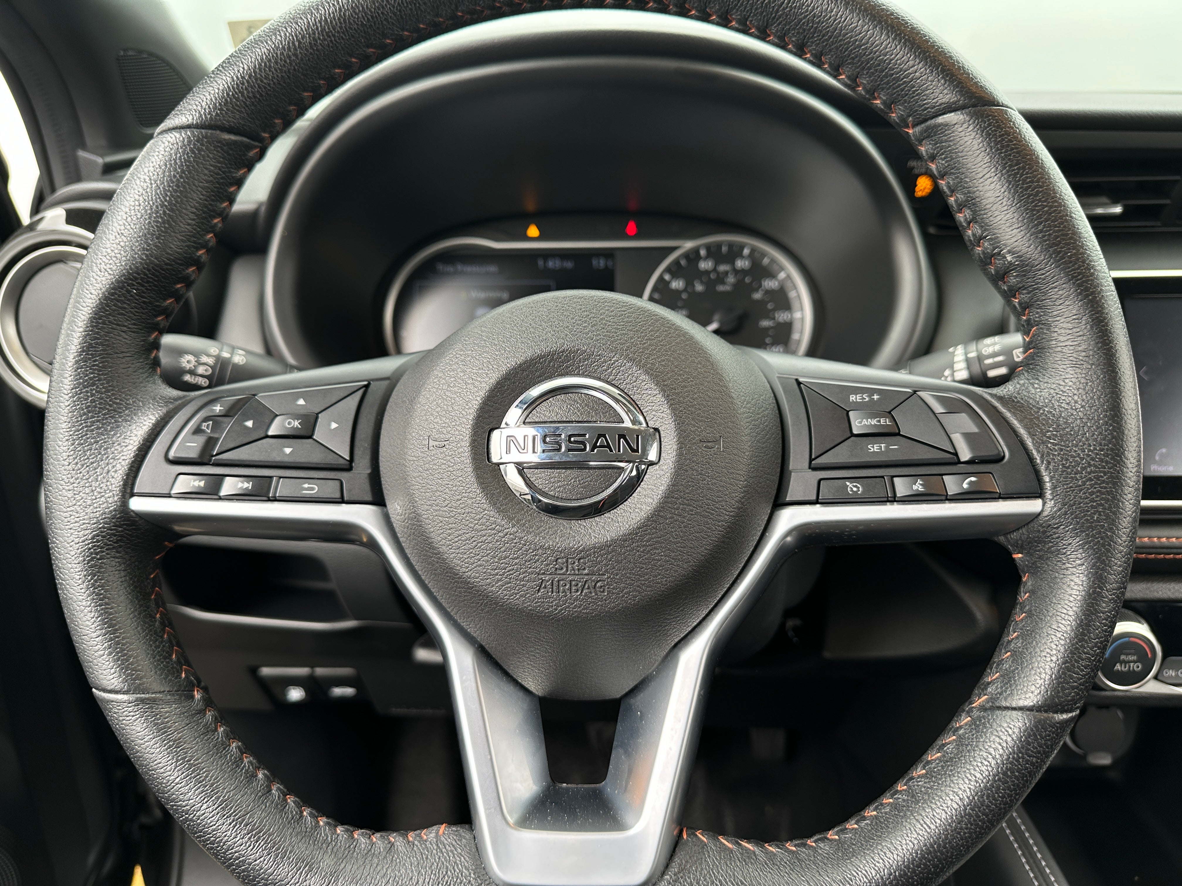 2019 Nissan Kicks SR 5