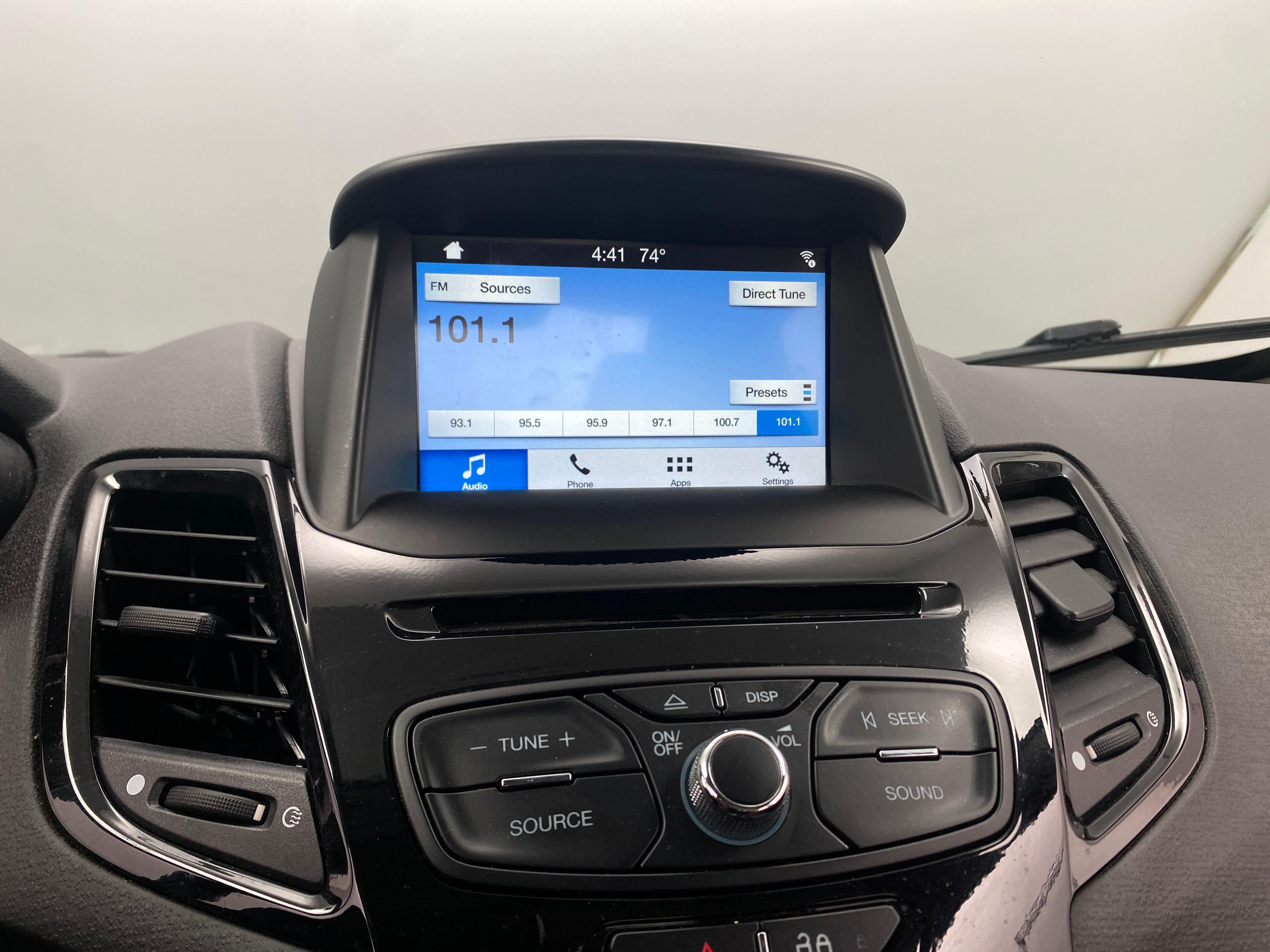2019 Ford Fiesta SE 4