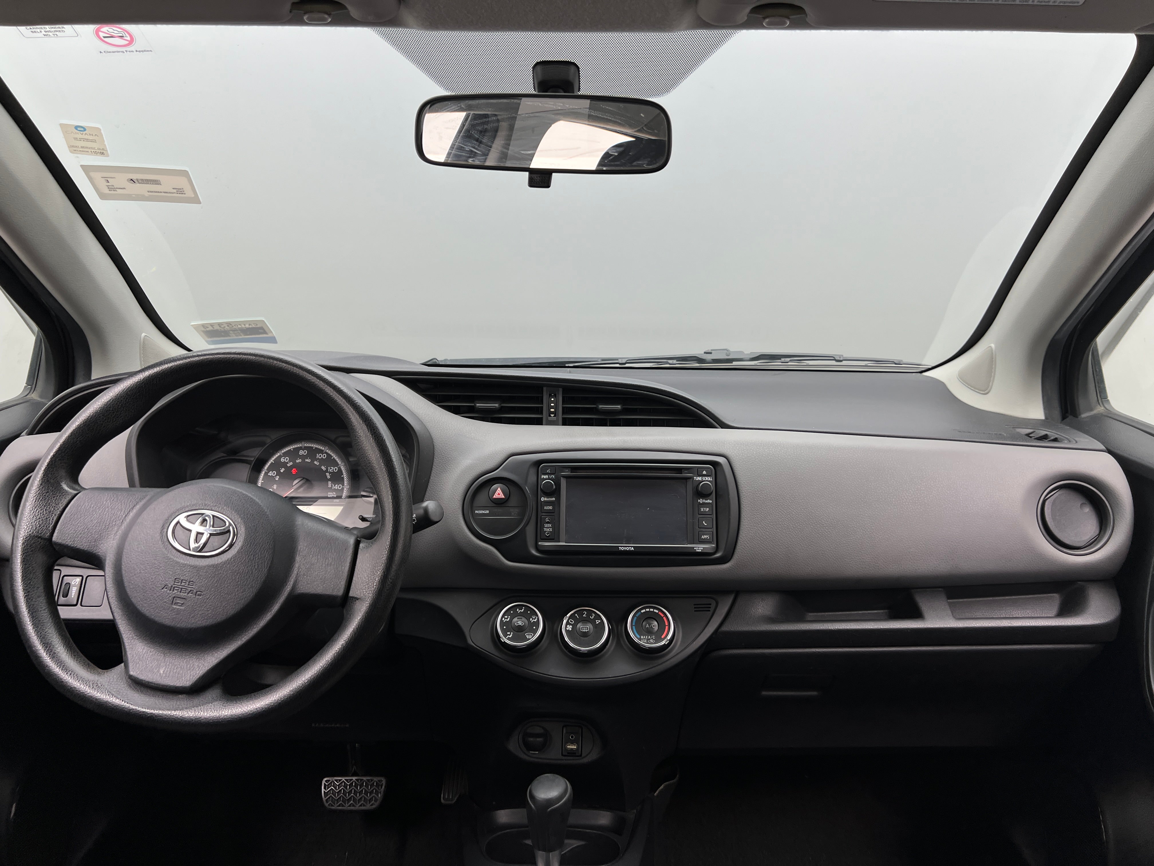 2015 Toyota Yaris L 3