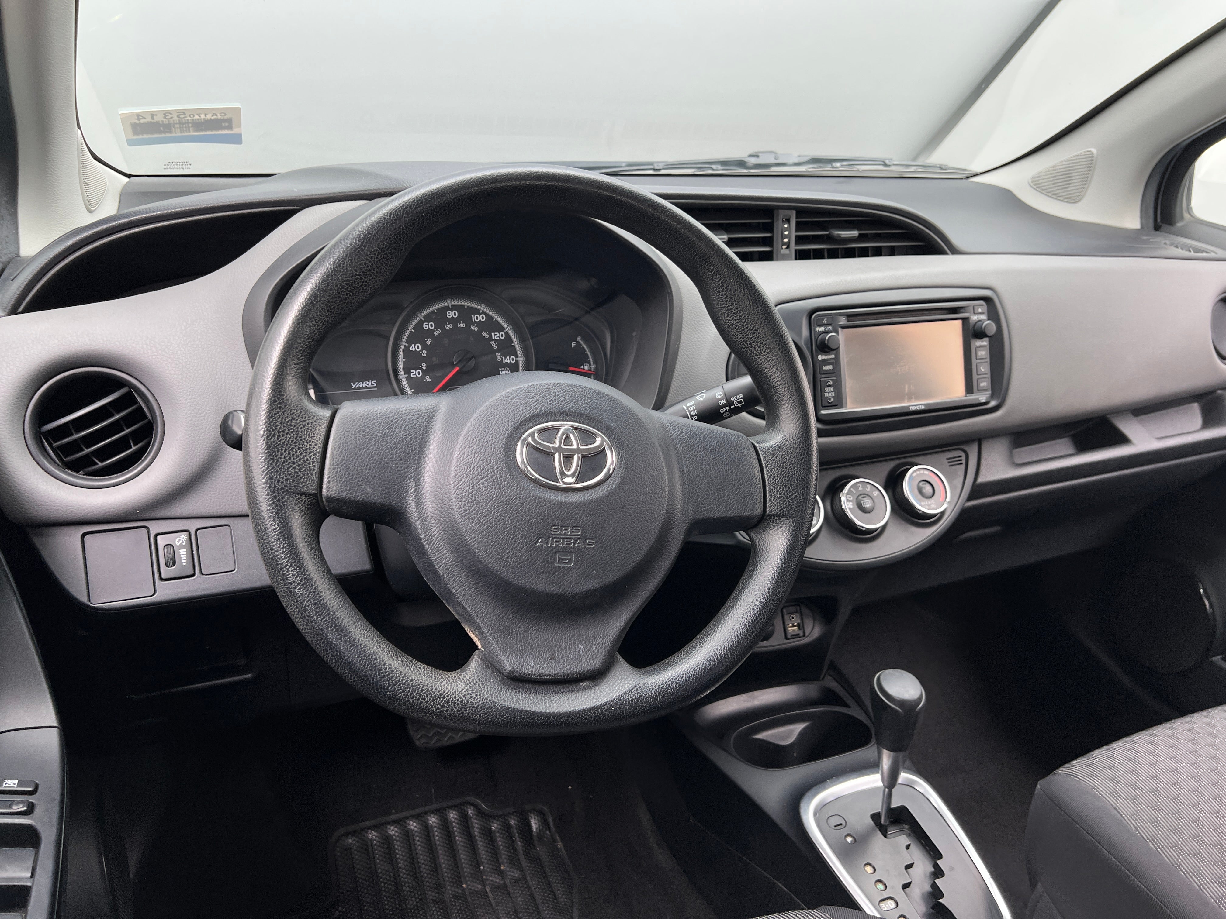 2015 Toyota Yaris L 5