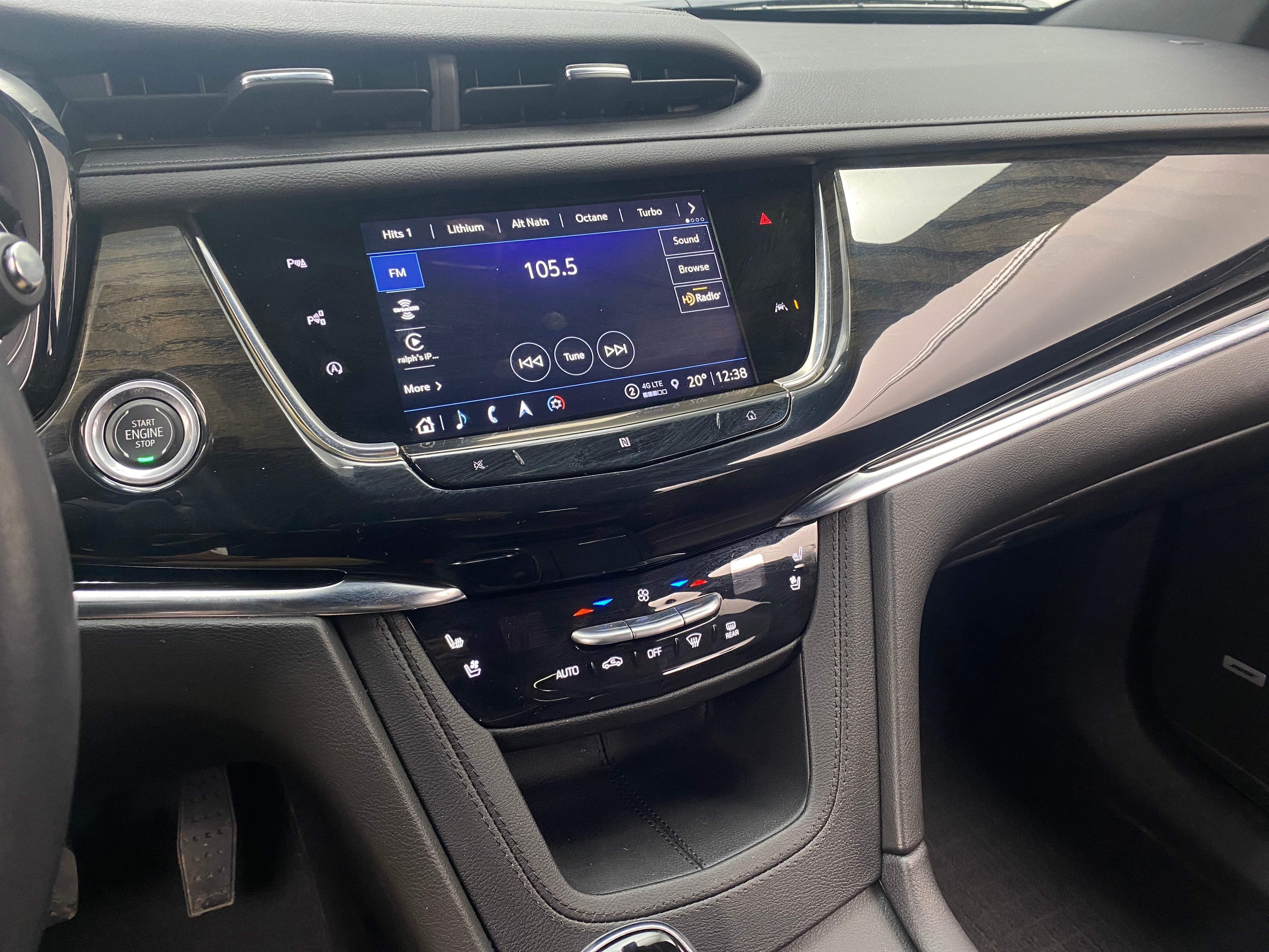 2021 Cadillac XT6 Premium Luxury 3