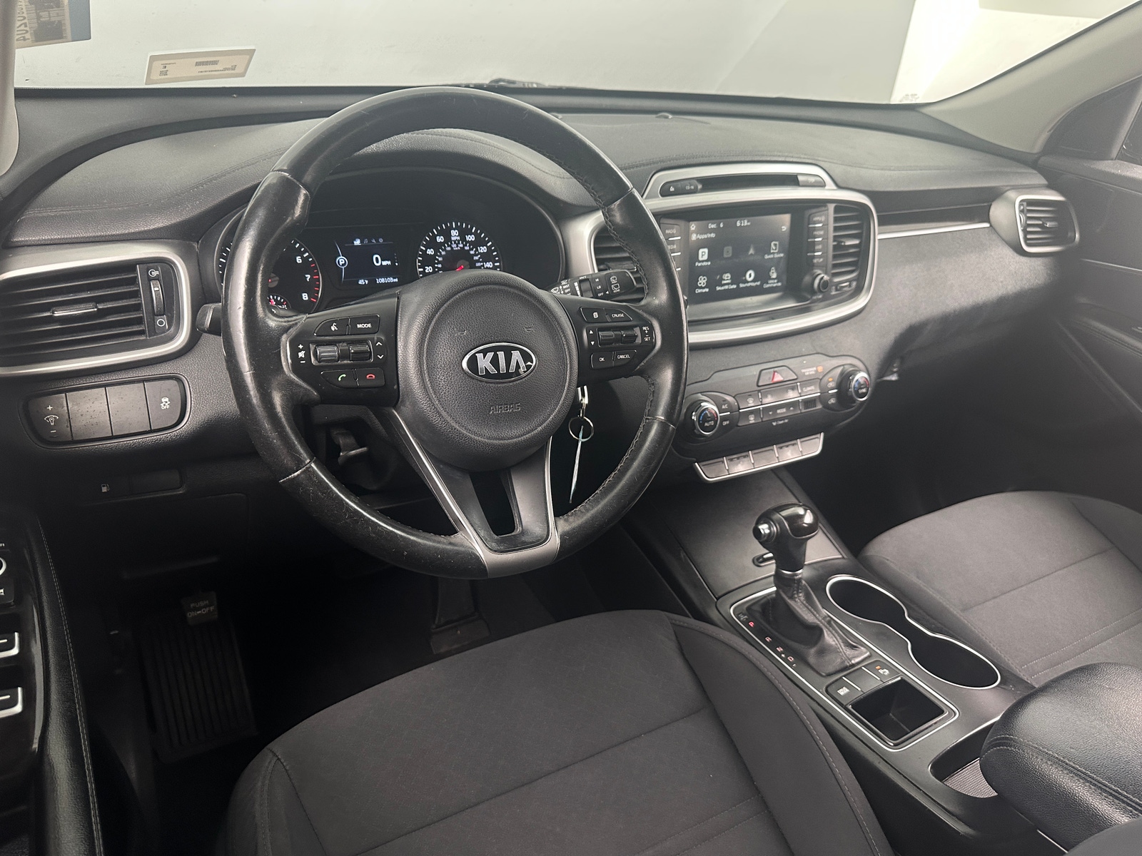 Thumbnail: 2017 Kia Sorento - 3