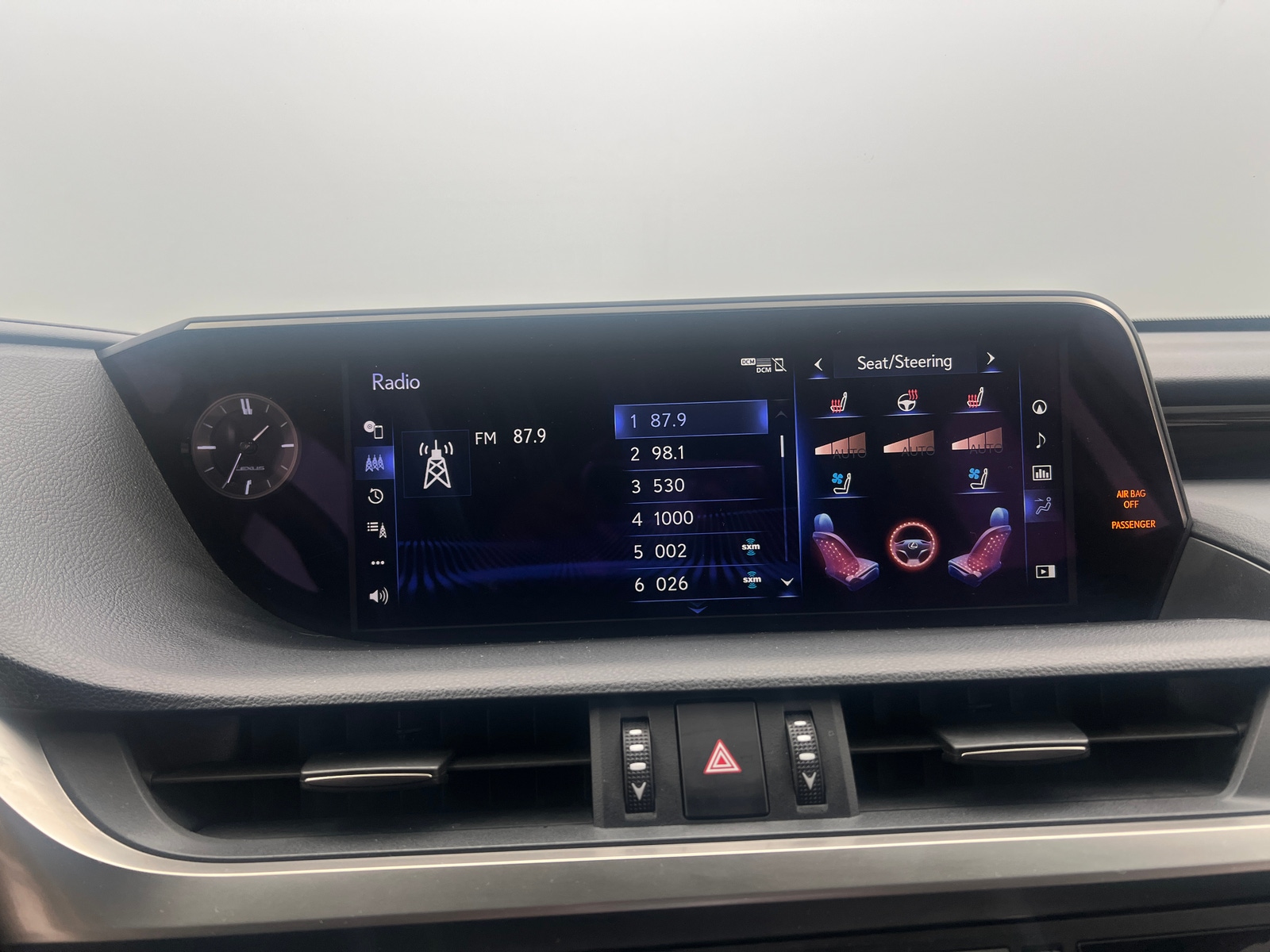 Thumbnail: 2021 Lexus ES - 3