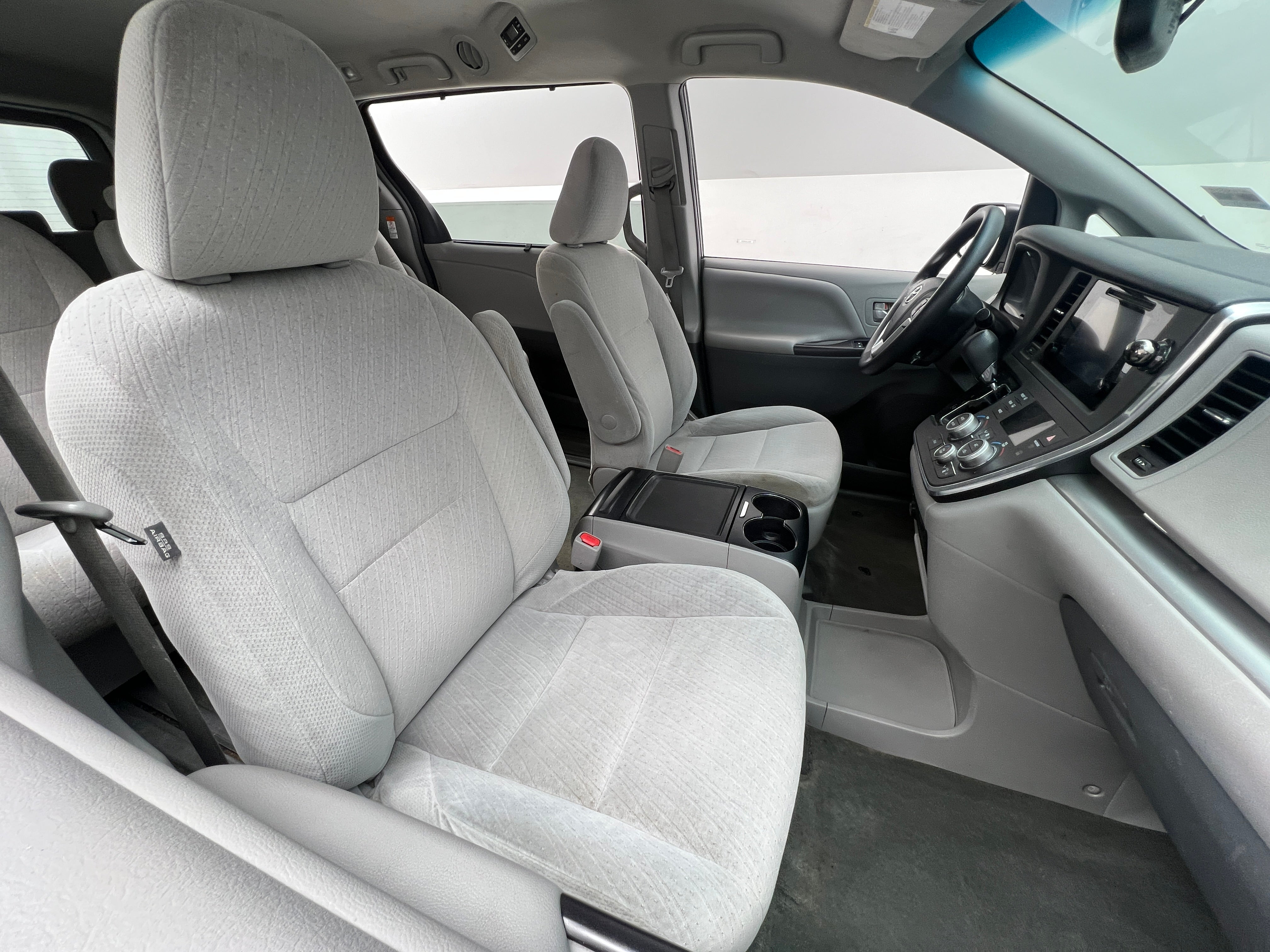 2015 Toyota Sienna LE 2