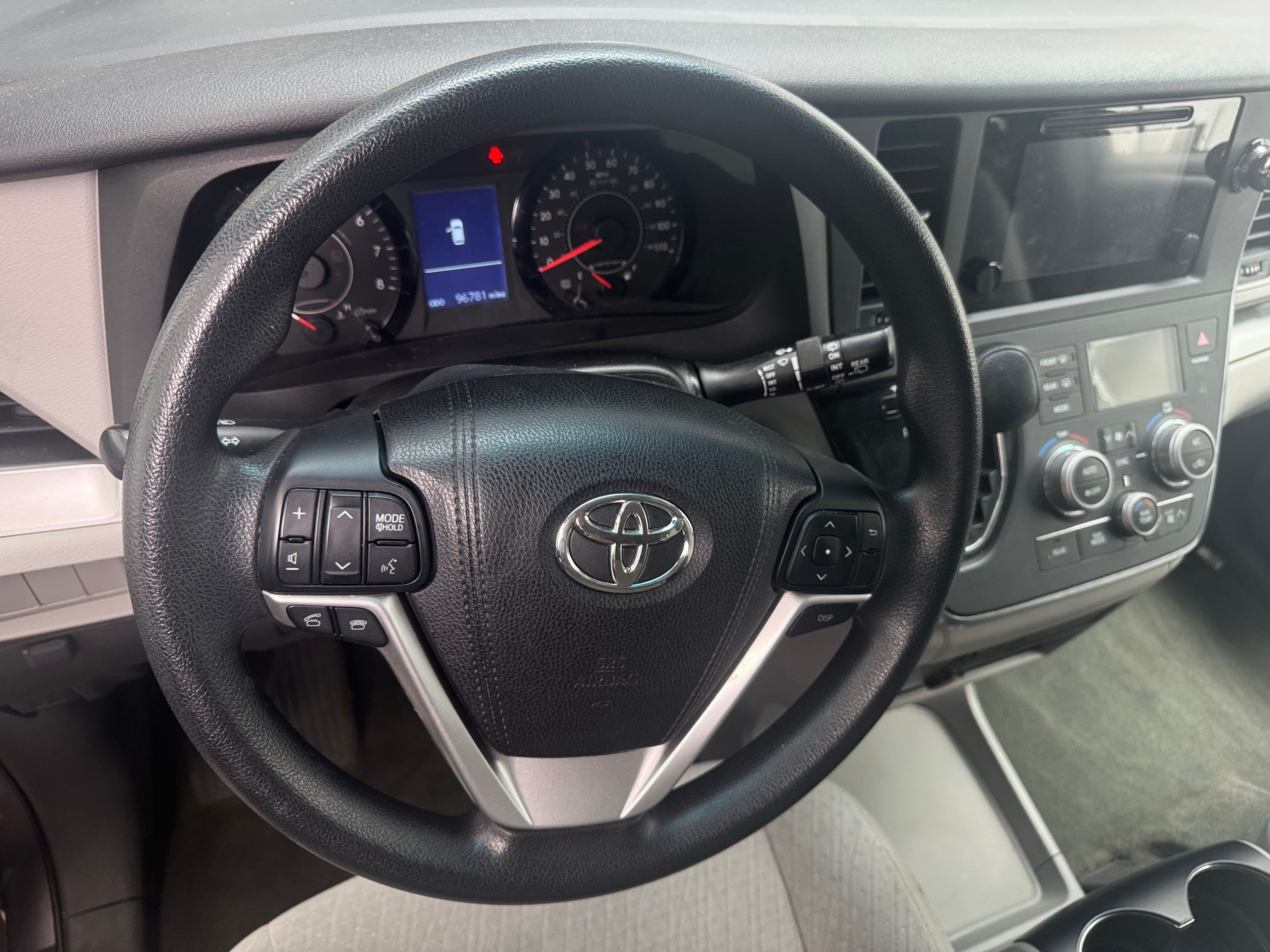 2015 Toyota Sienna LE 5