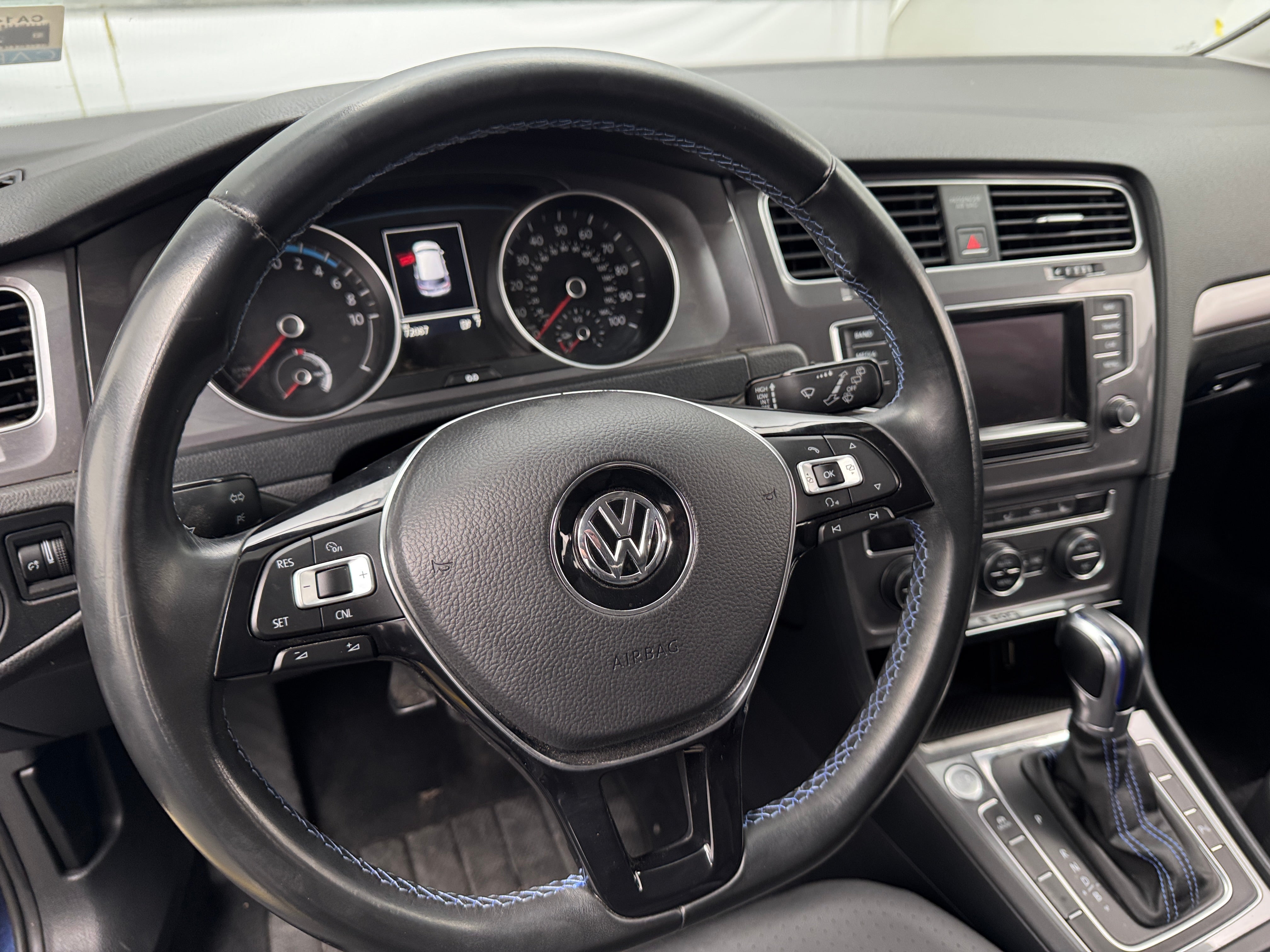 2015 Volkswagen e-Golf SEL Premium 5