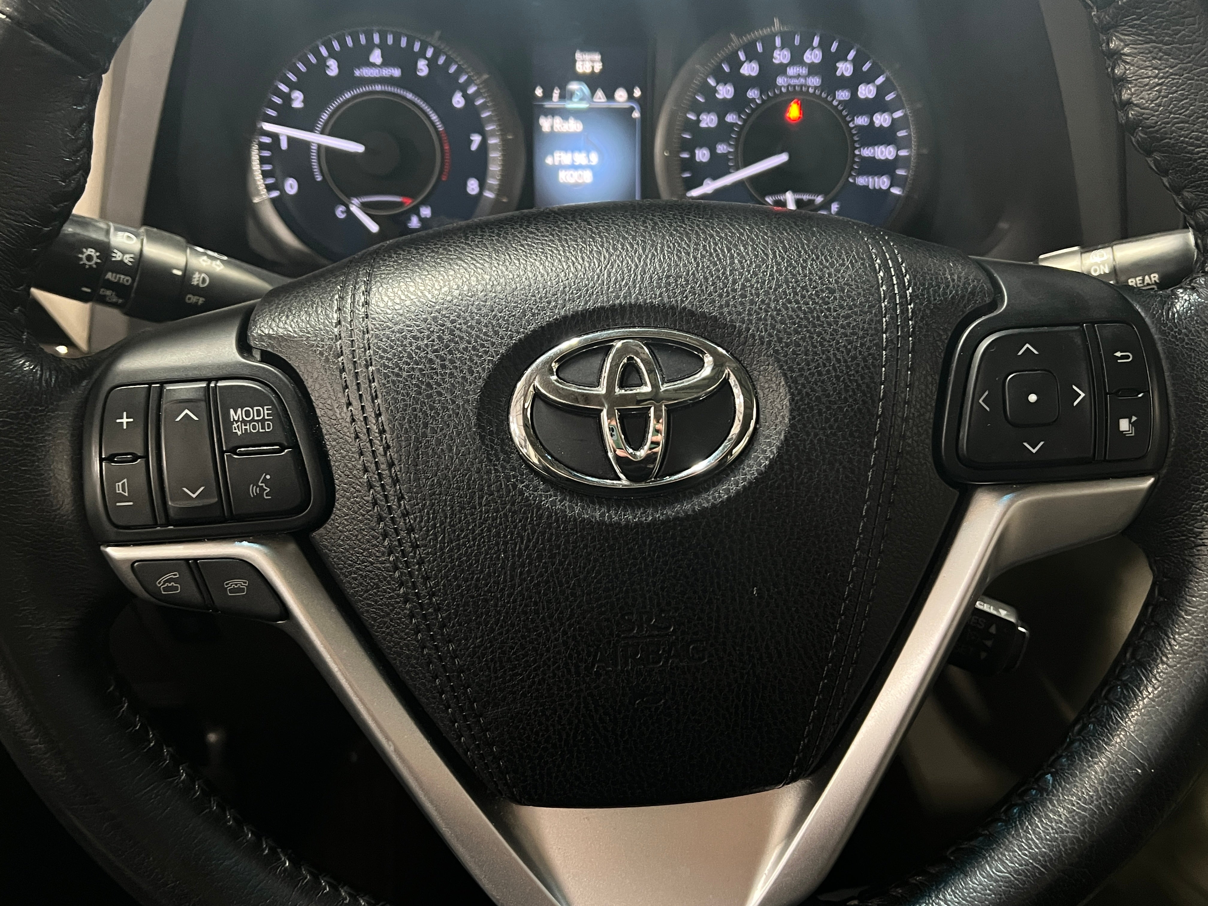 2016 Toyota Sienna XLE 4