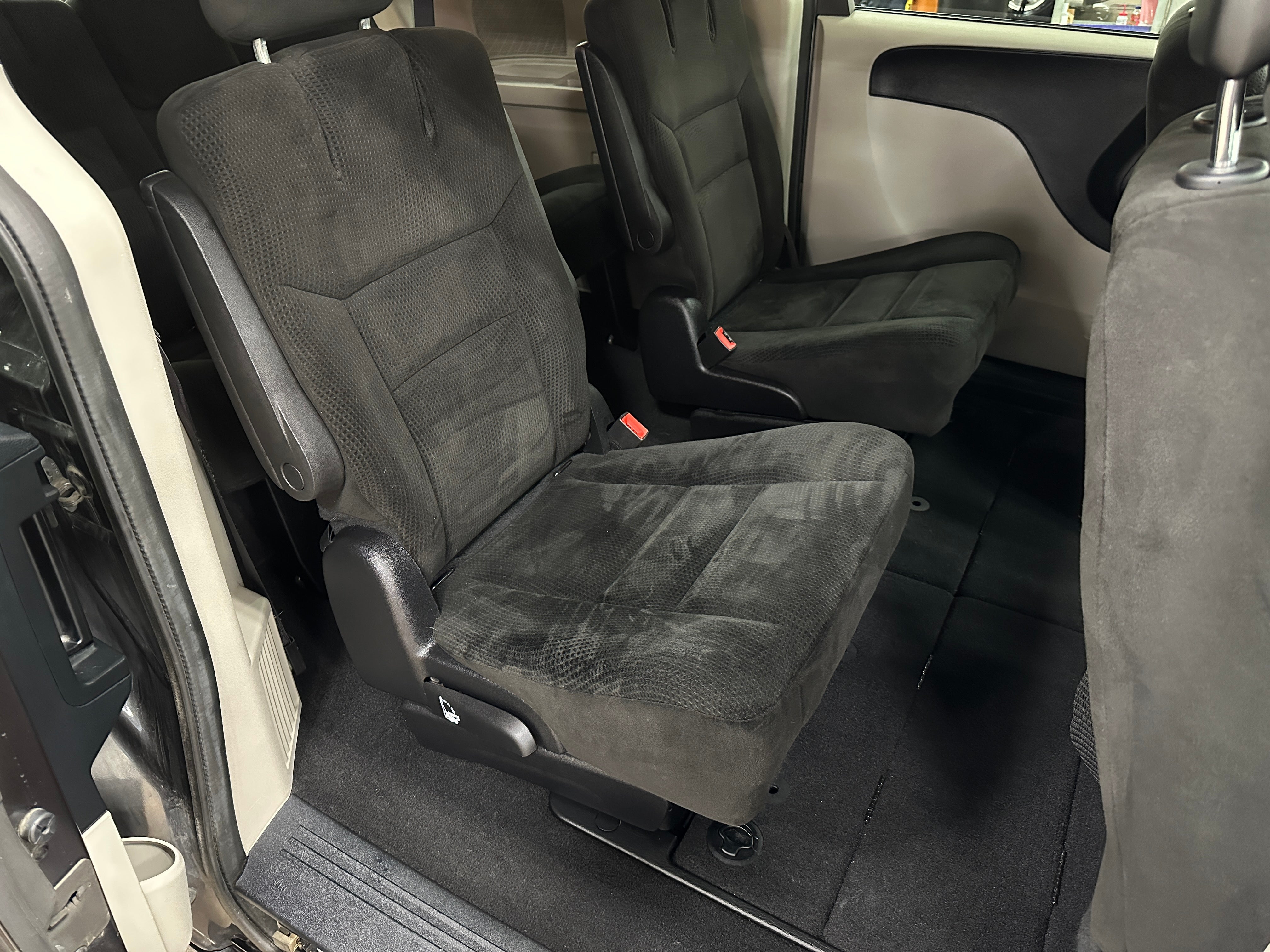 2016 Dodge Grand Caravan SE 6