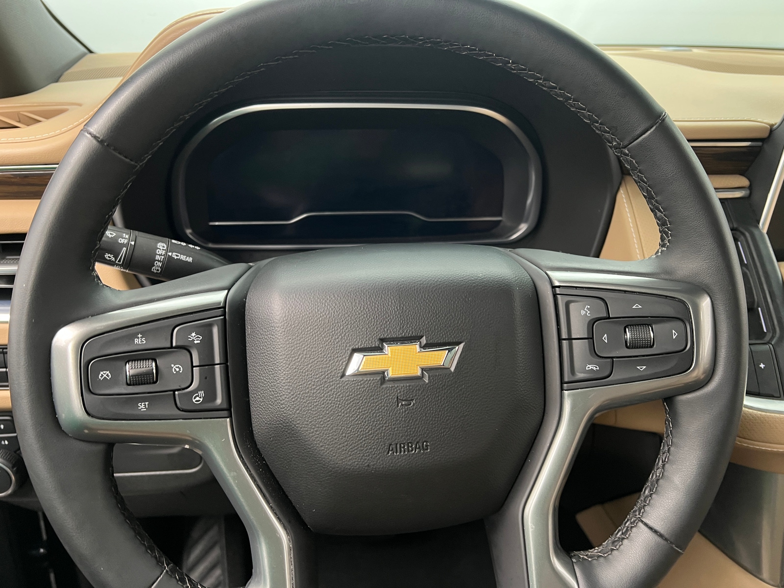 Thumbnail: 2023 Chevrolet Suburban - 4