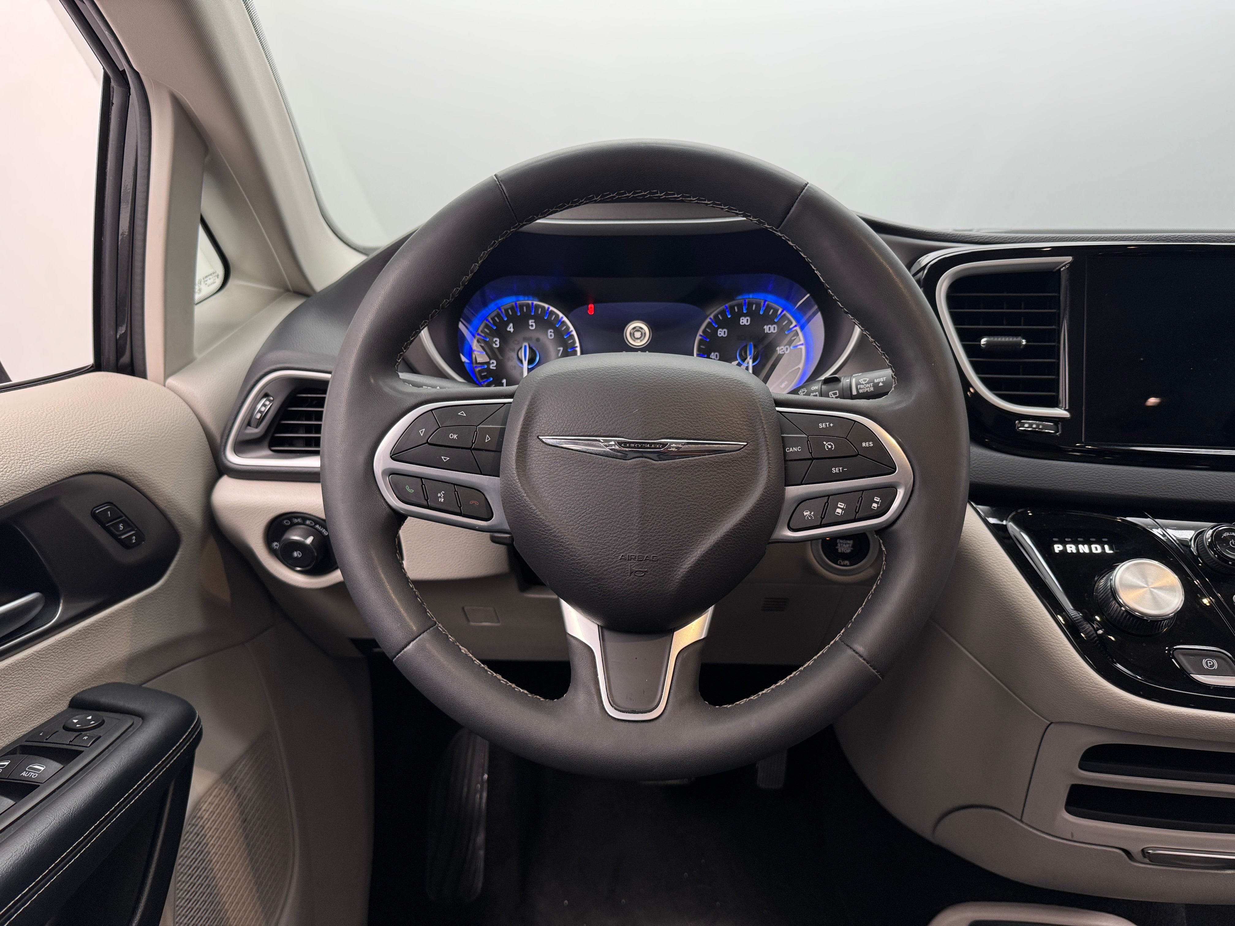 2023 Chrysler Pacifica Touring L 5