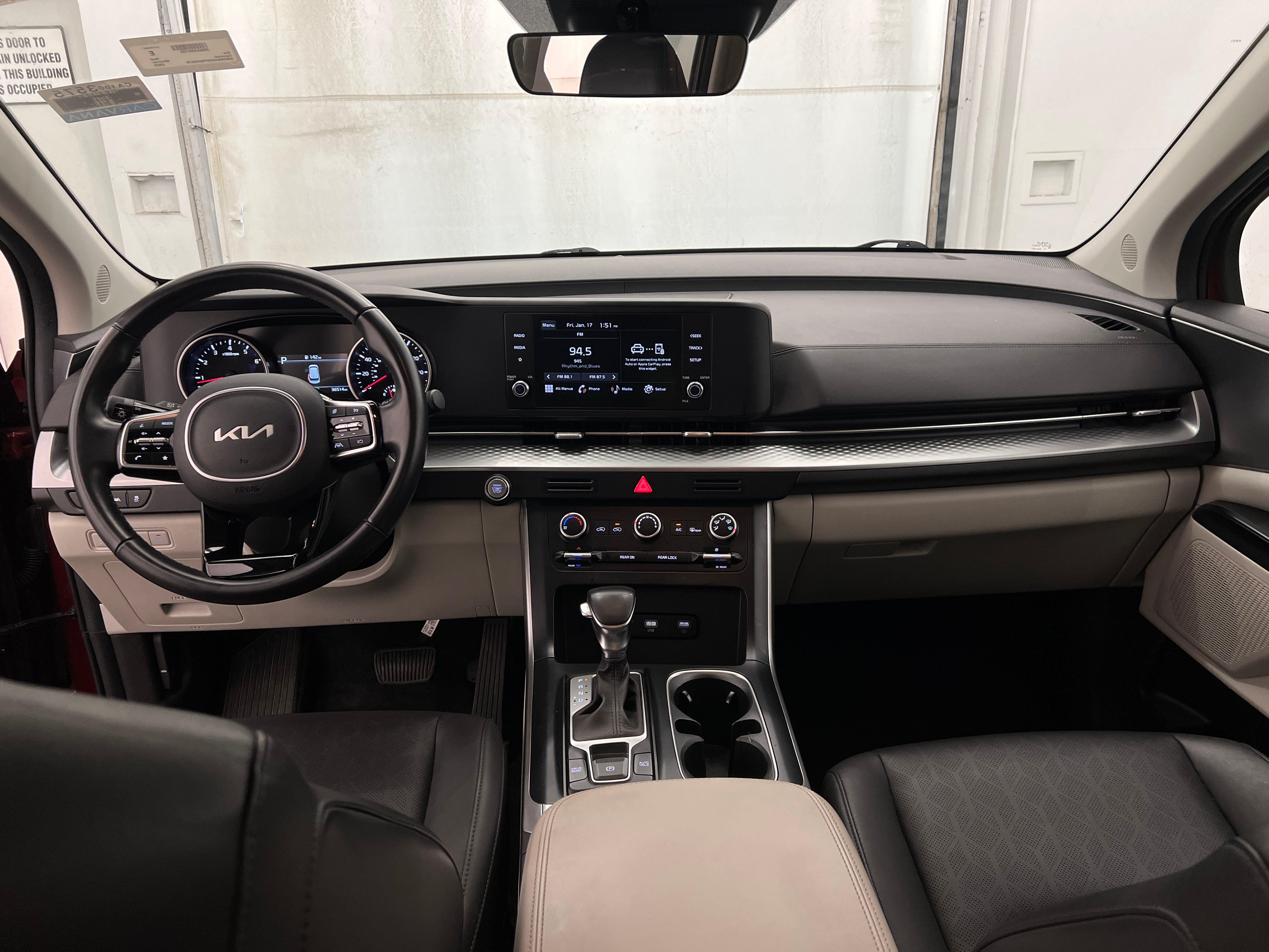 2023 Kia Carnival LX 2