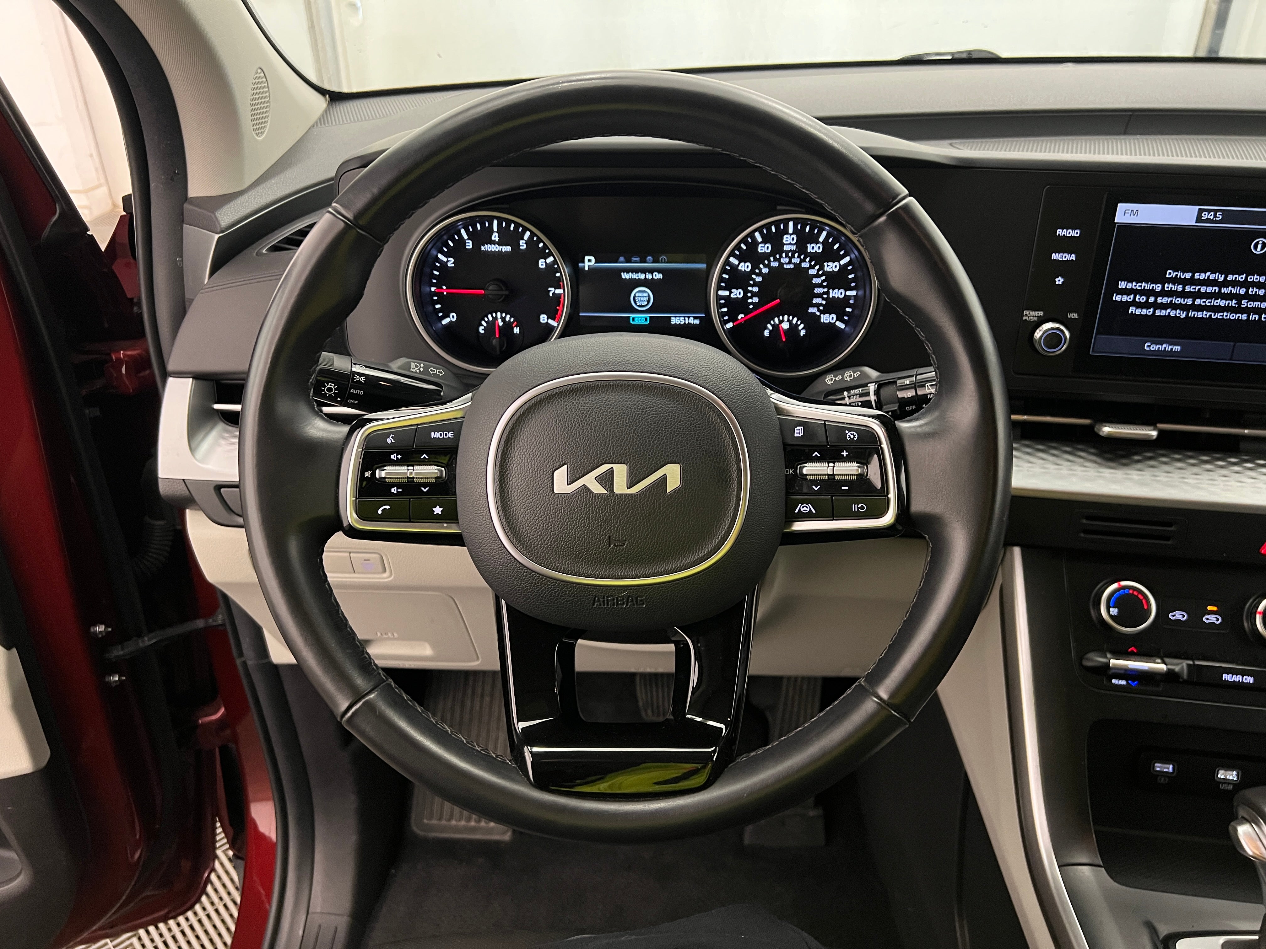 2023 Kia Carnival LX 4