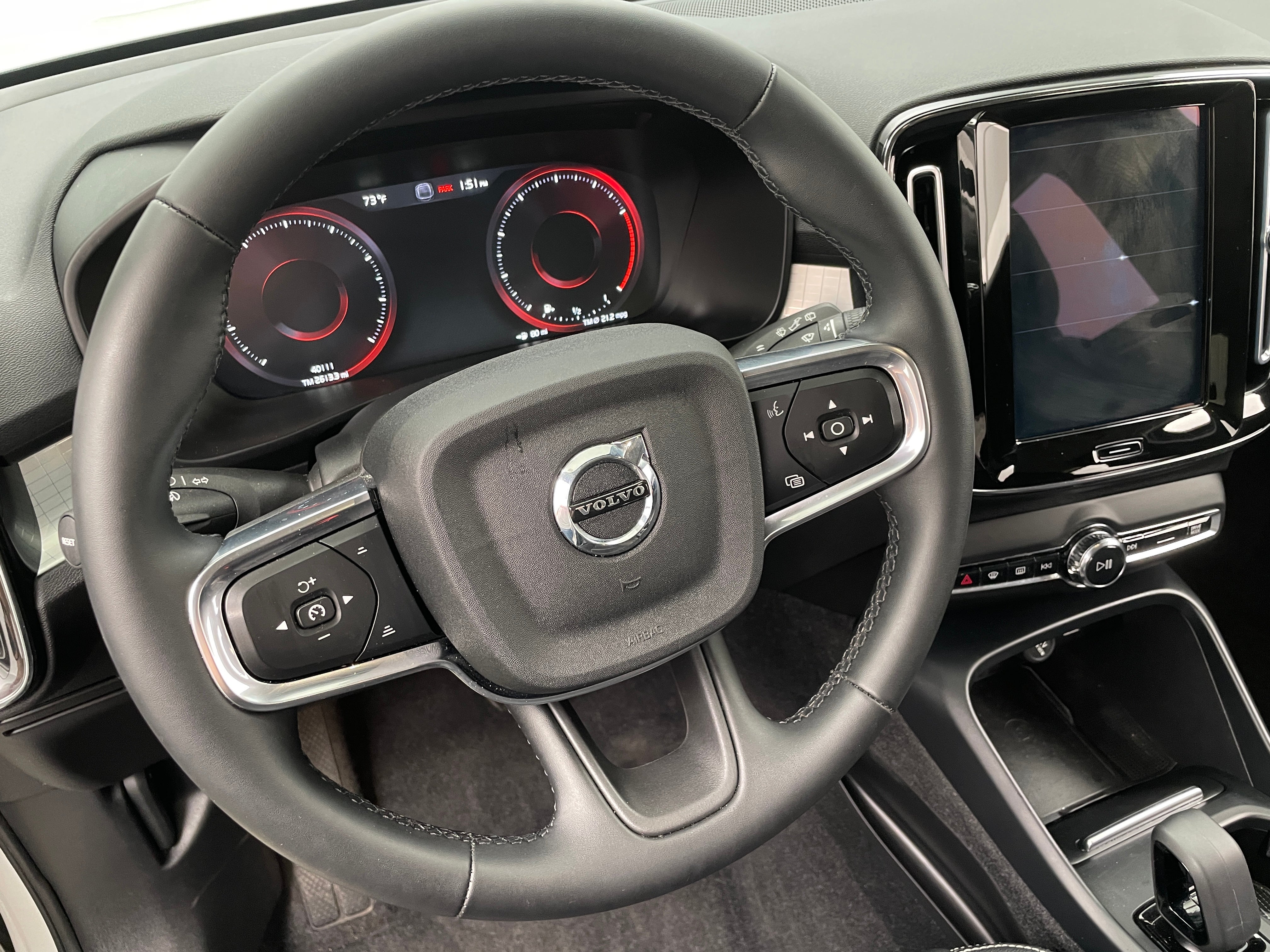 2022 Volvo XC40 T5 Momentum 5