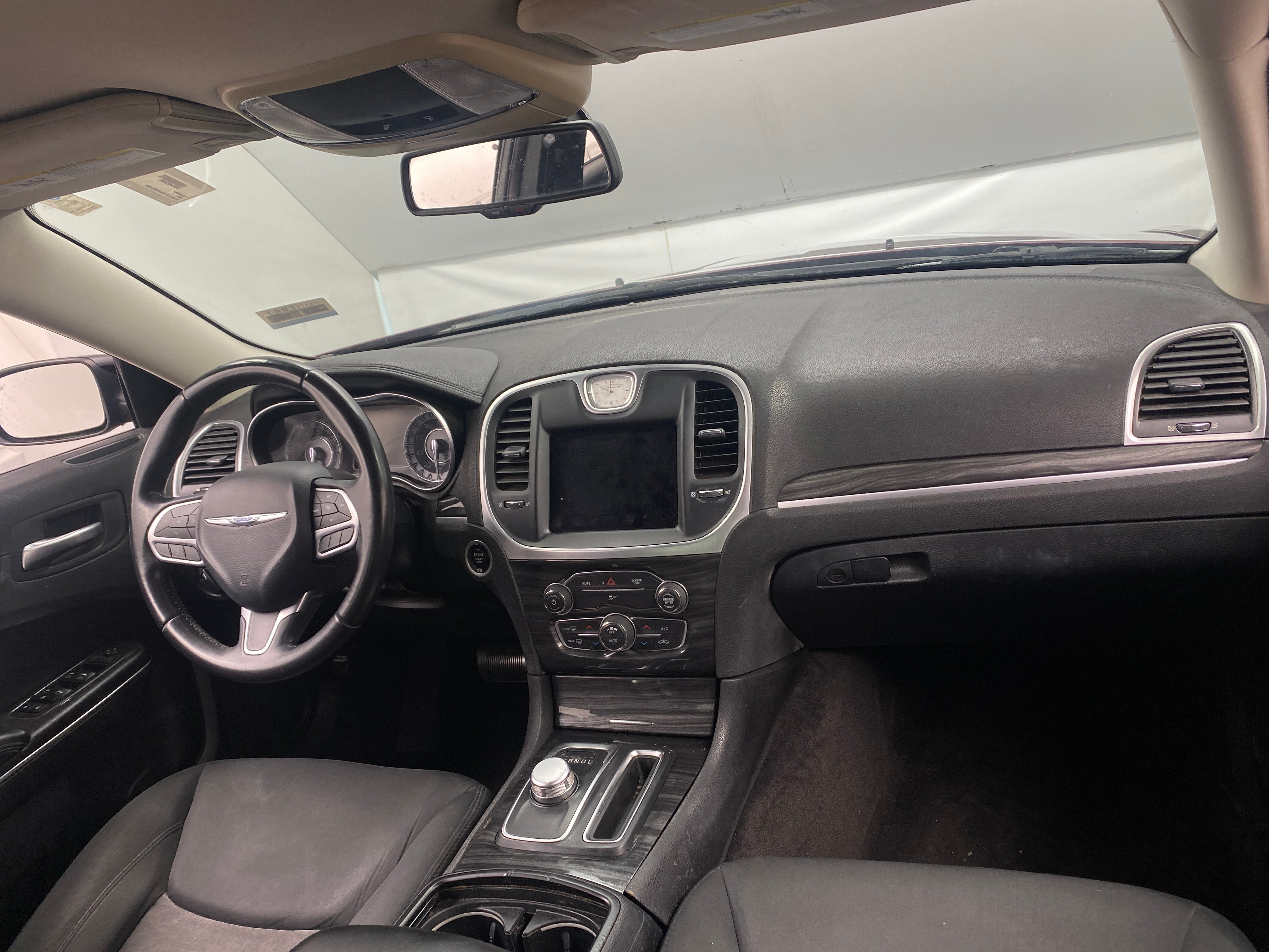 2018 Chrysler 300 Touring 3