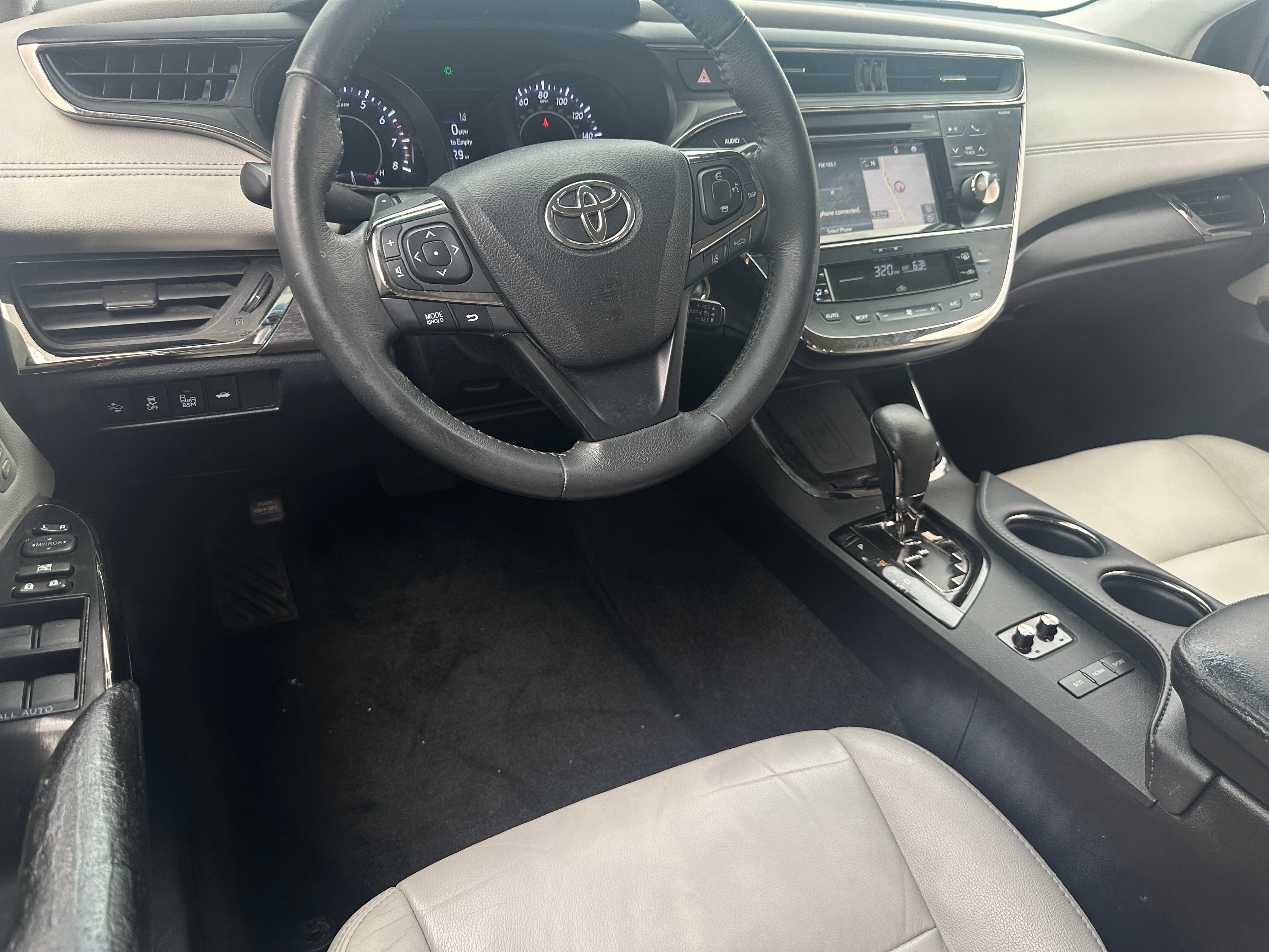 2017 Toyota Avalon XLE 3