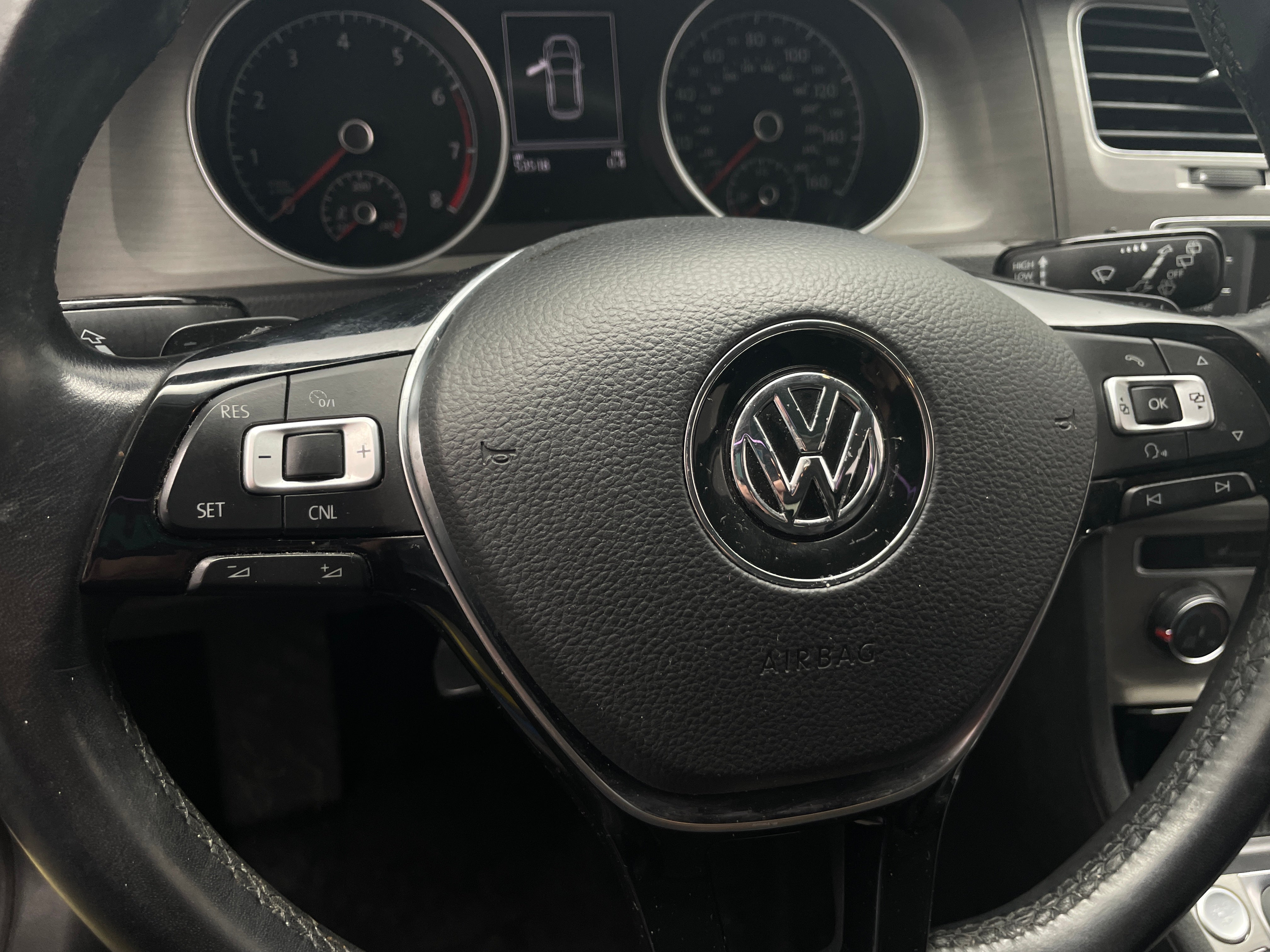 2017 Volkswagen Golf Wolfsburg Edition 5