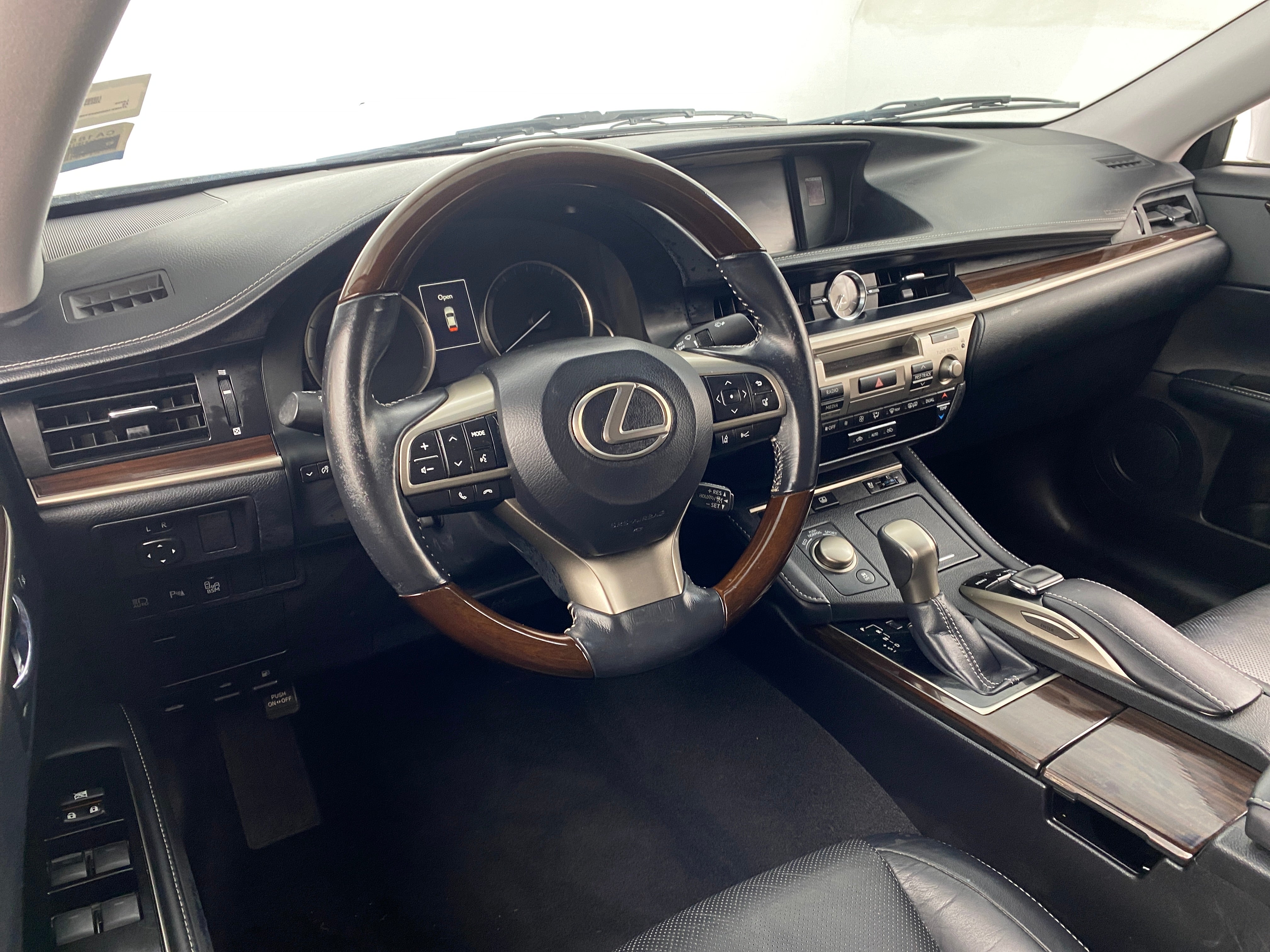 2016 Lexus ES 350 3