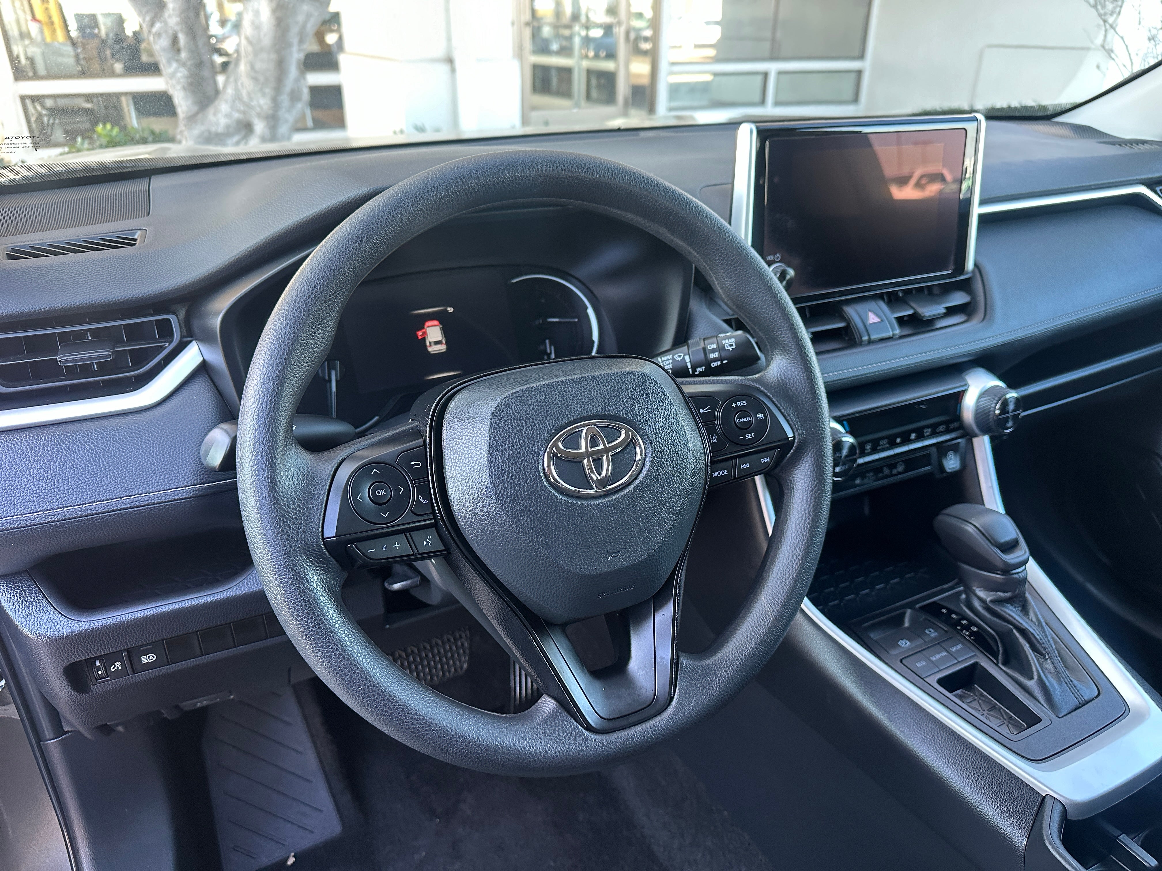 2024 Toyota RAV4 XLE 5