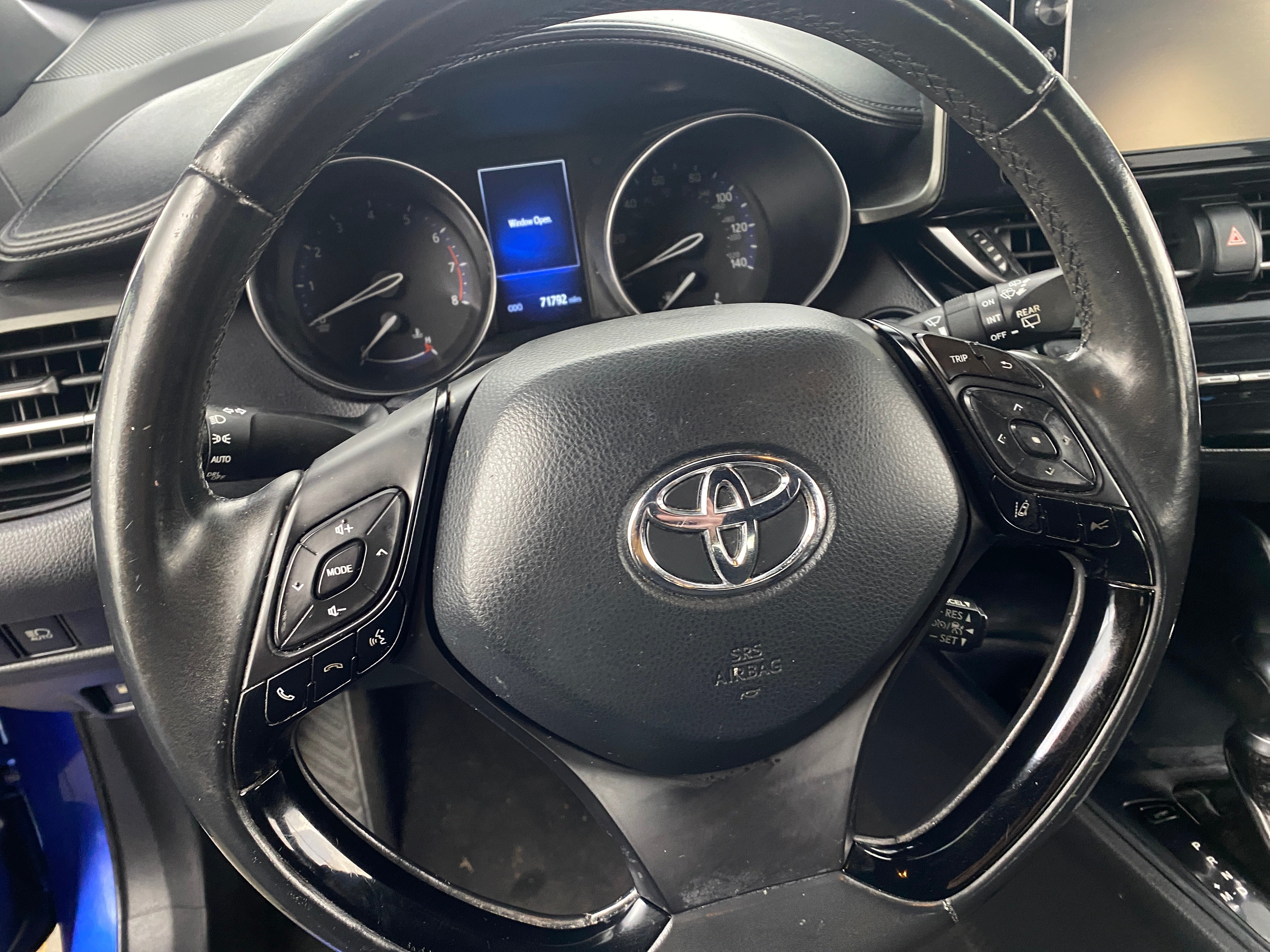 2018 Toyota C-HR XLE 5