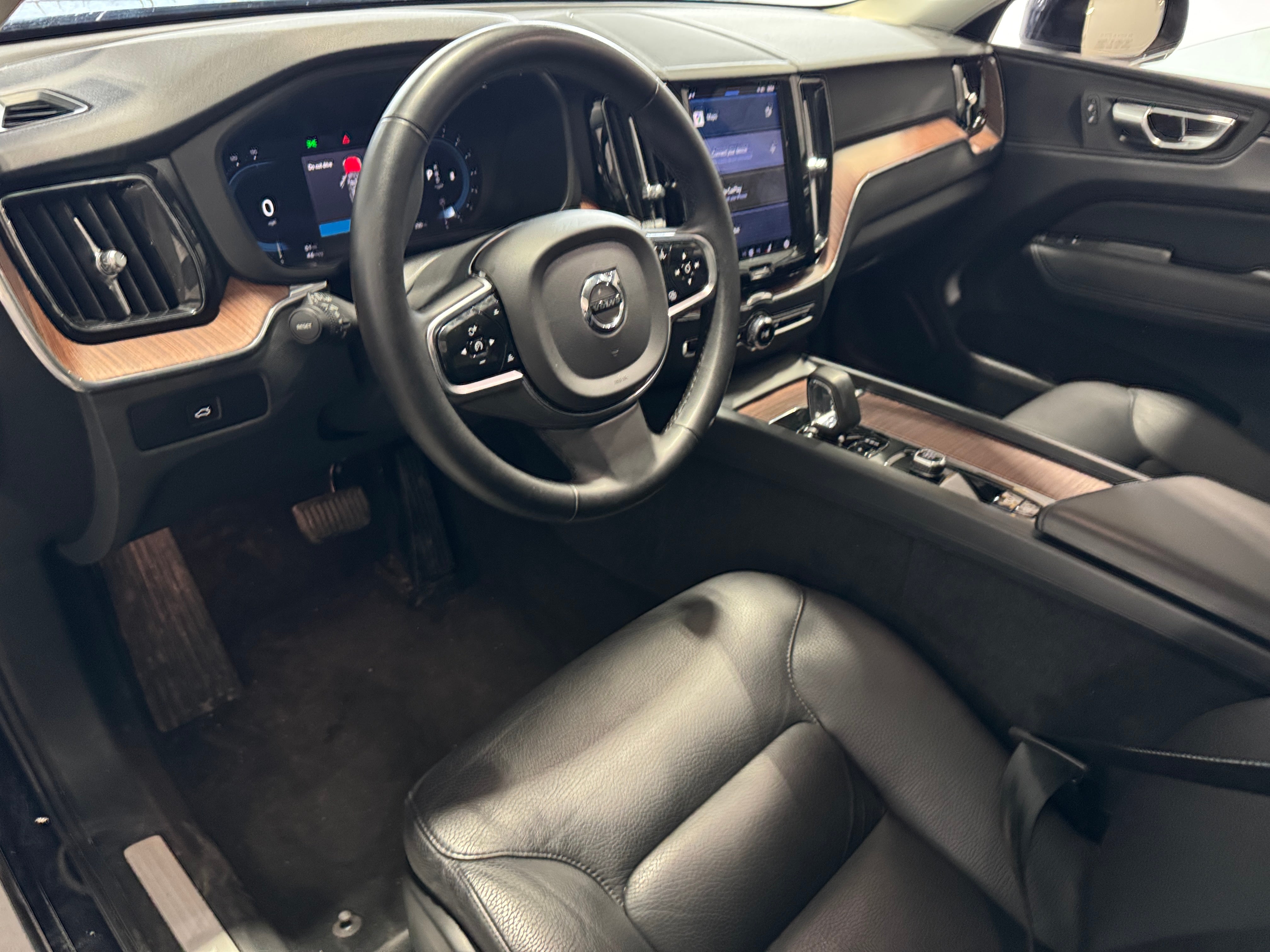 2023 Volvo XC60 B5 Plus 2