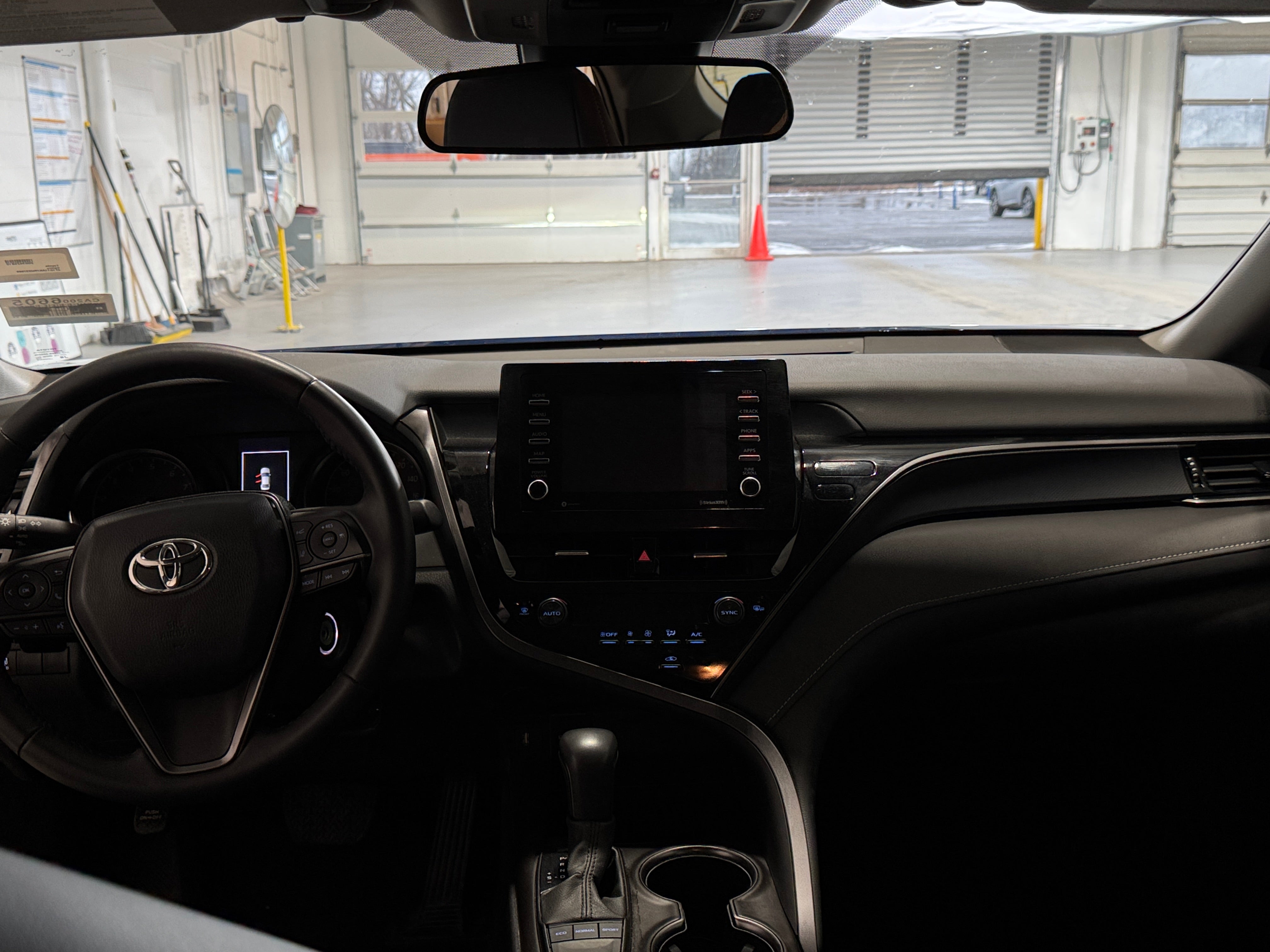 2024 Toyota Camry SE 3