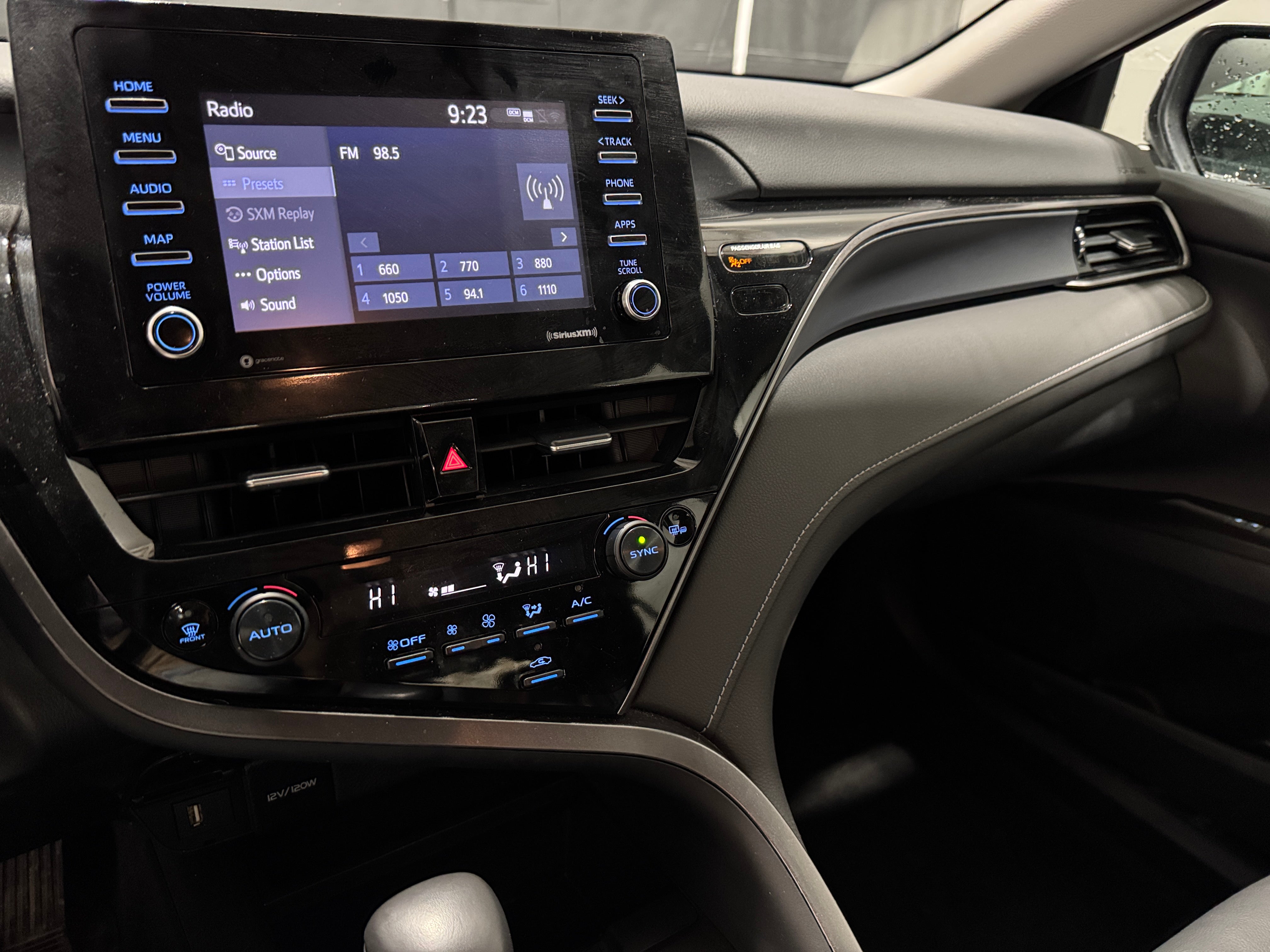 2024 Toyota Camry SE 4