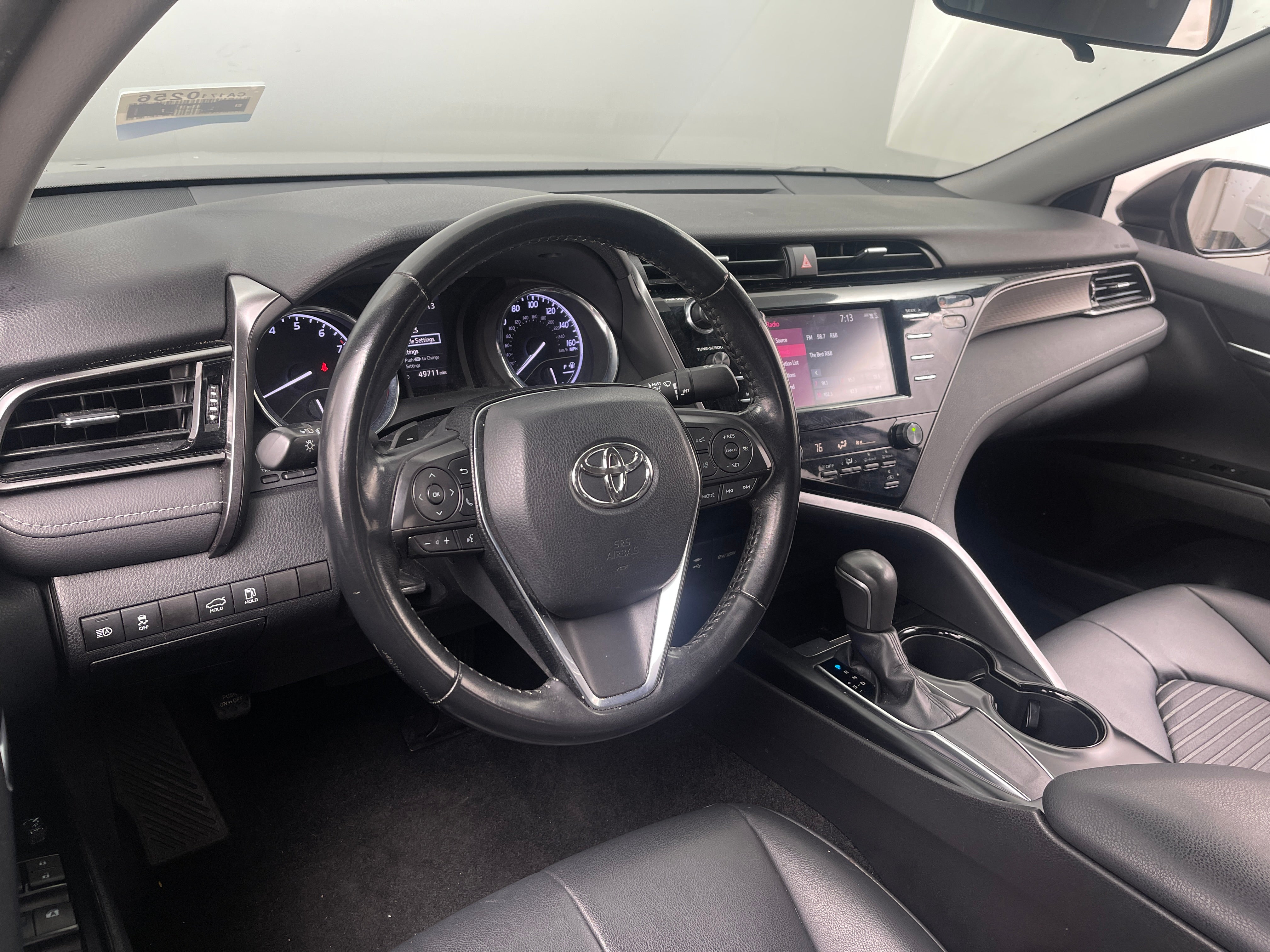 2019 Toyota Camry SE 3